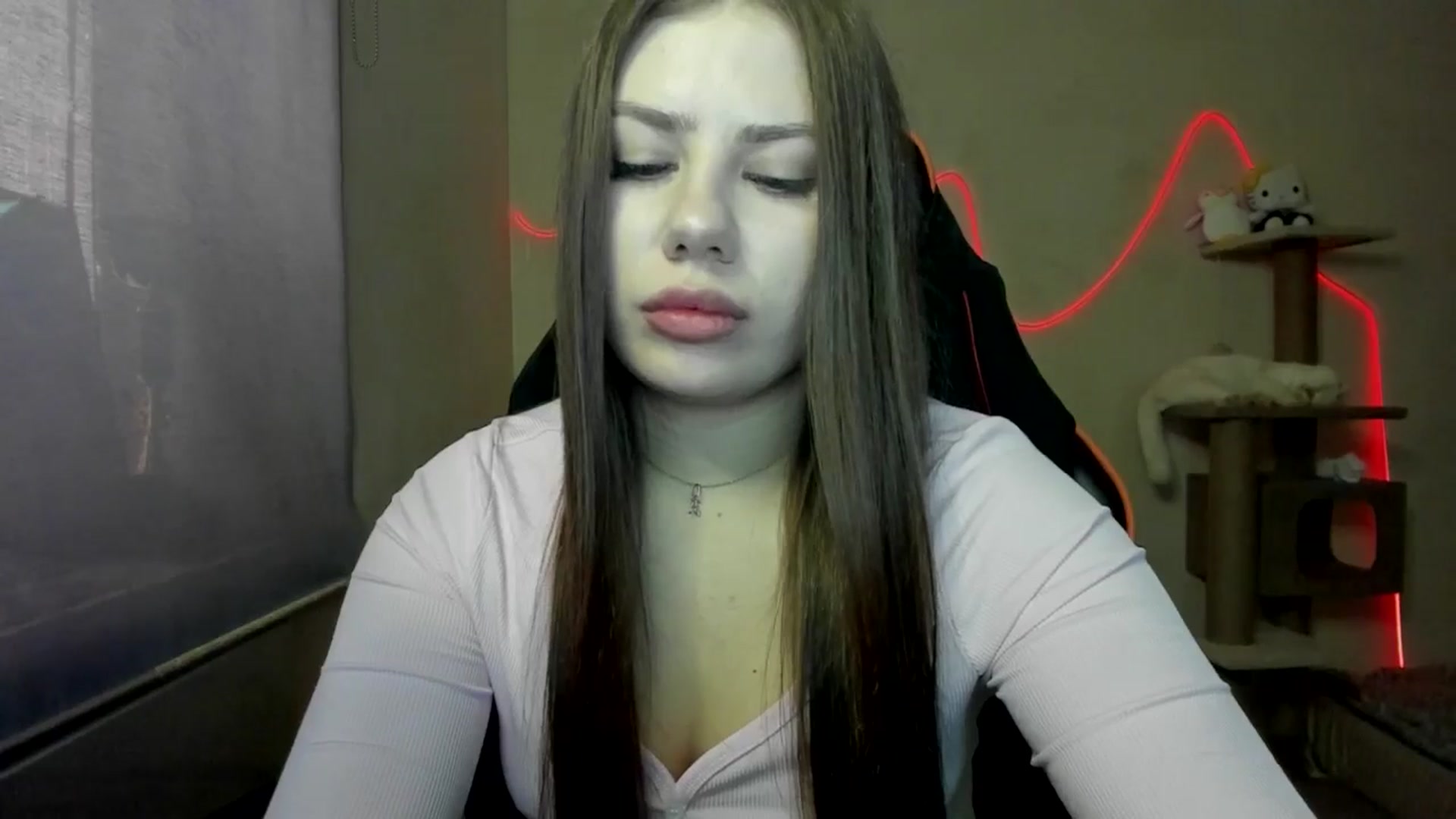 Gallery image thumbnail from FlyingDream's myfreecams stream on, 11/17/2025, 12:06 image 15 of 20