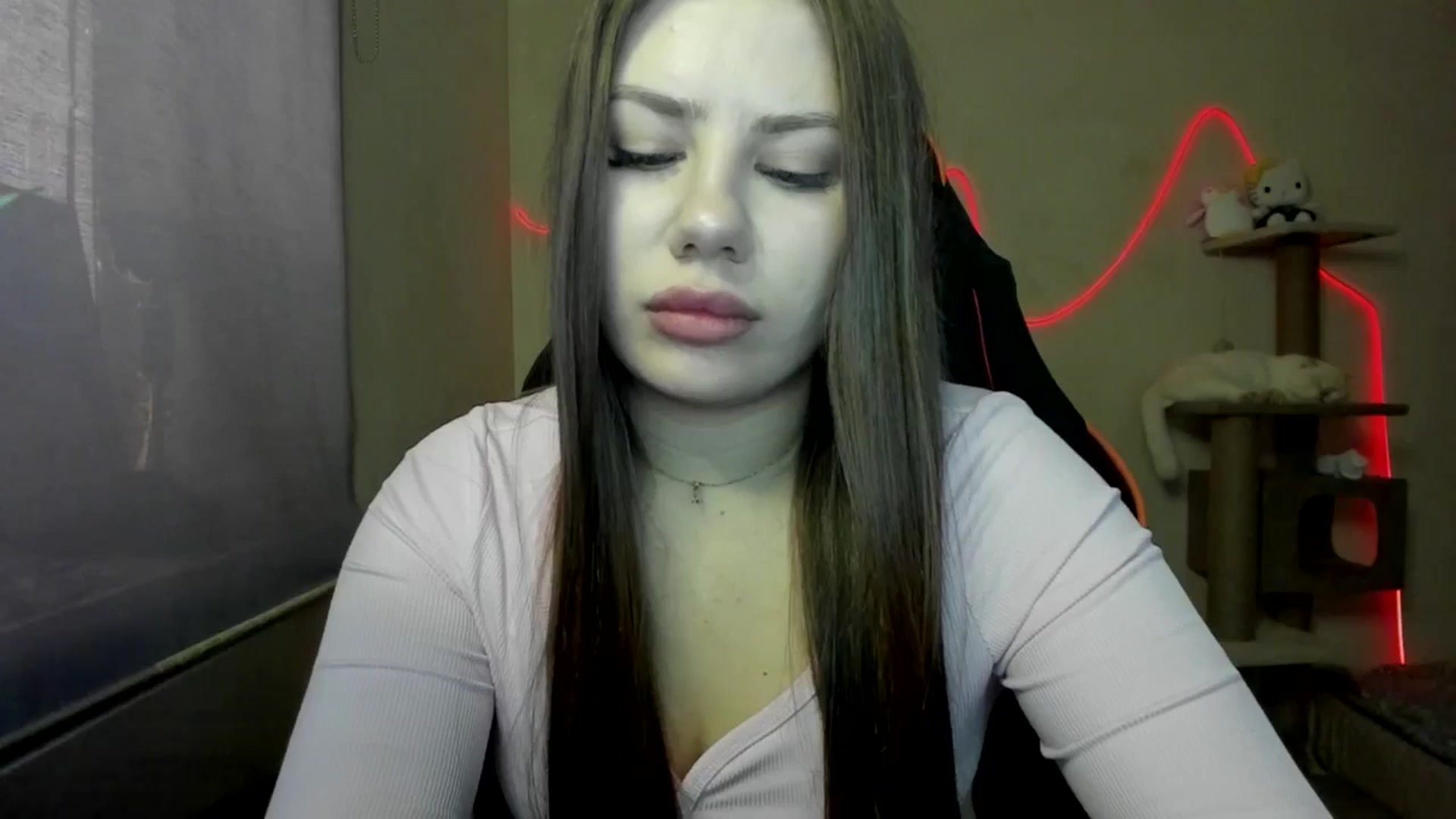 Gallery image thumbnail from FlyingDream's myfreecams stream on, 11/17/2025, 12:06 image 13 of 20