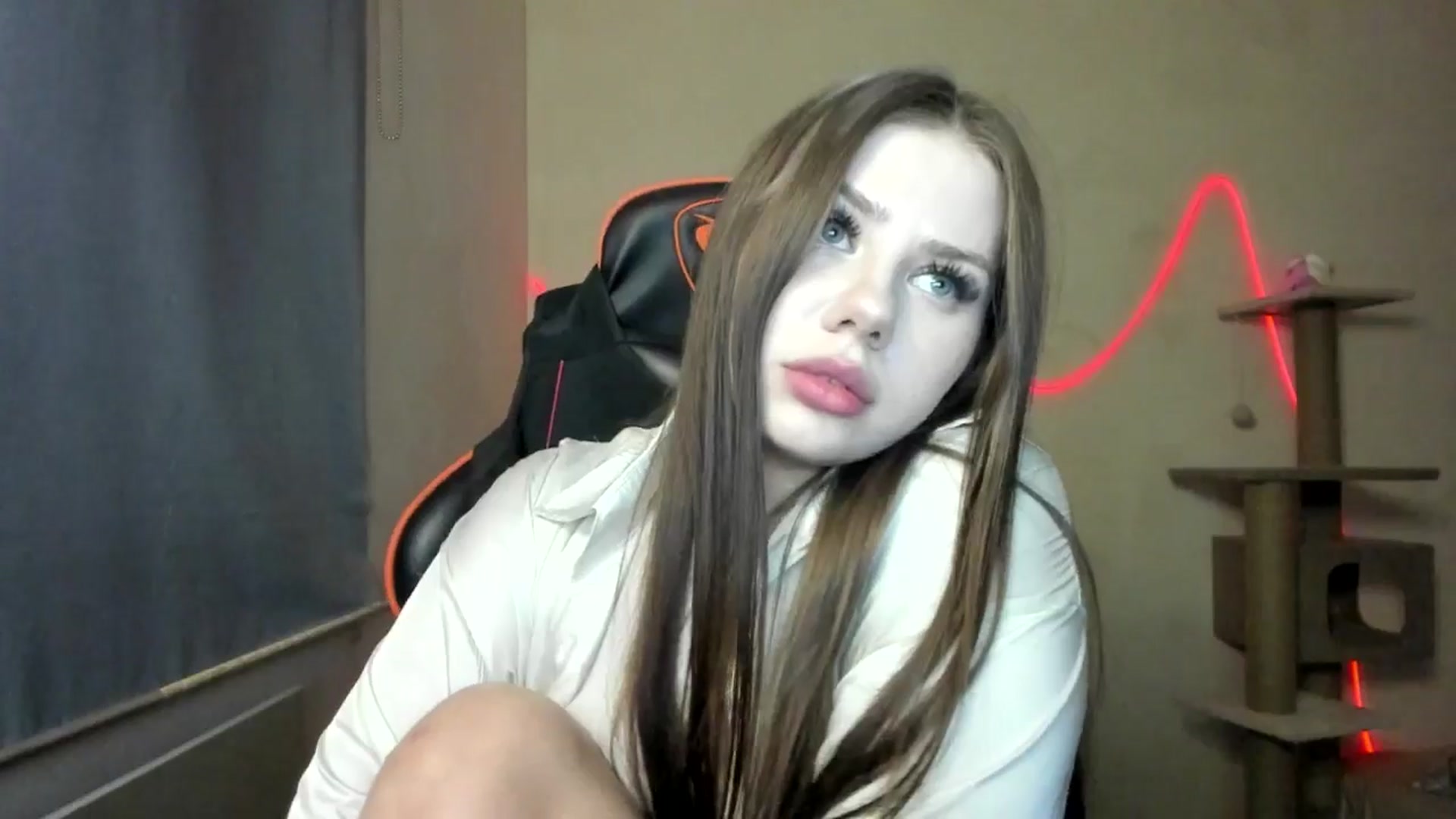 Gallery image thumbnail from FlyingDream's myfreecams stream on, 11/23/2025, 15:10 image 14 of 20