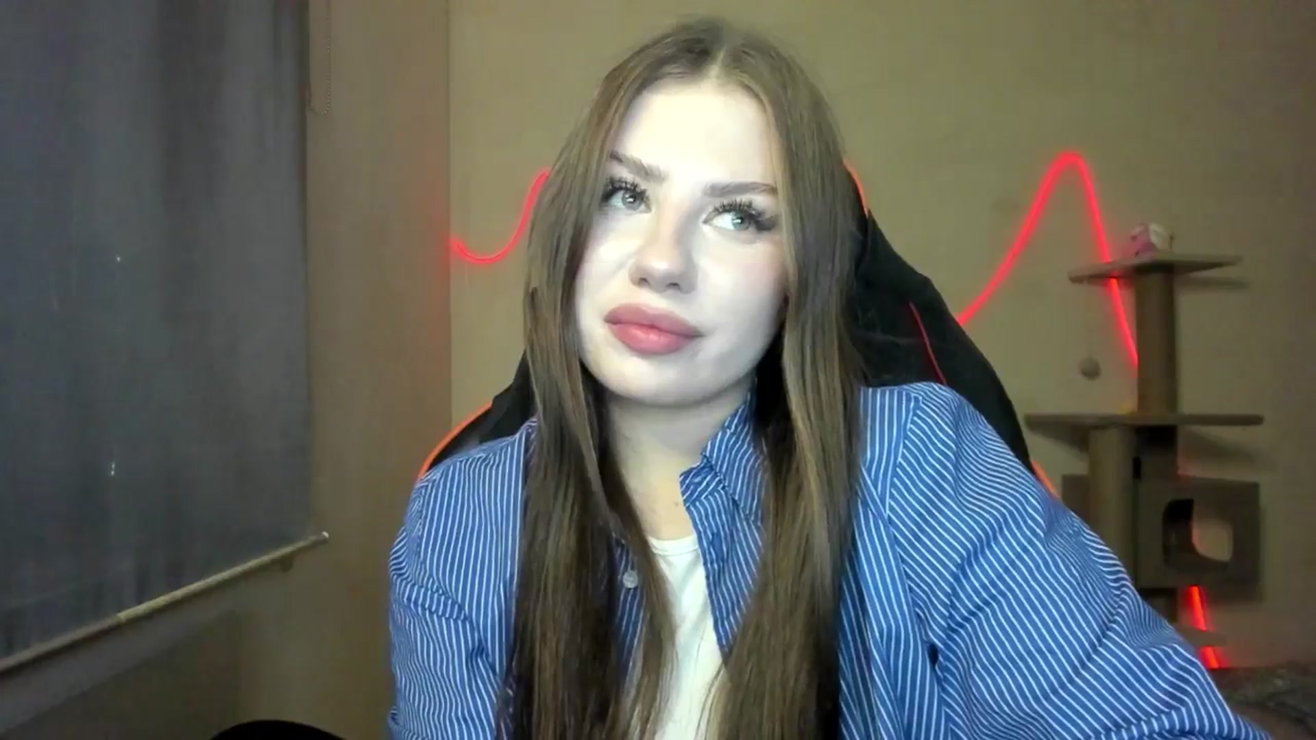 Gallery image thumbnail from FlyingDream's myfreecams stream on, 11/25/2025, 16:04 image 12 of 20
