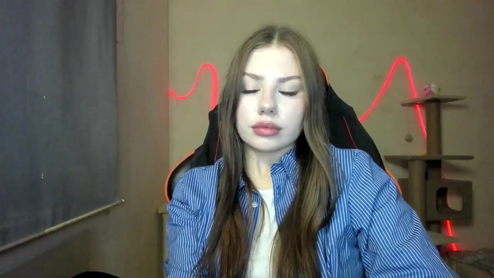 Gallery image thumbnail from FlyingDream's myfreecams stream on, 11/25/2025, 16:04 image 14 of 20