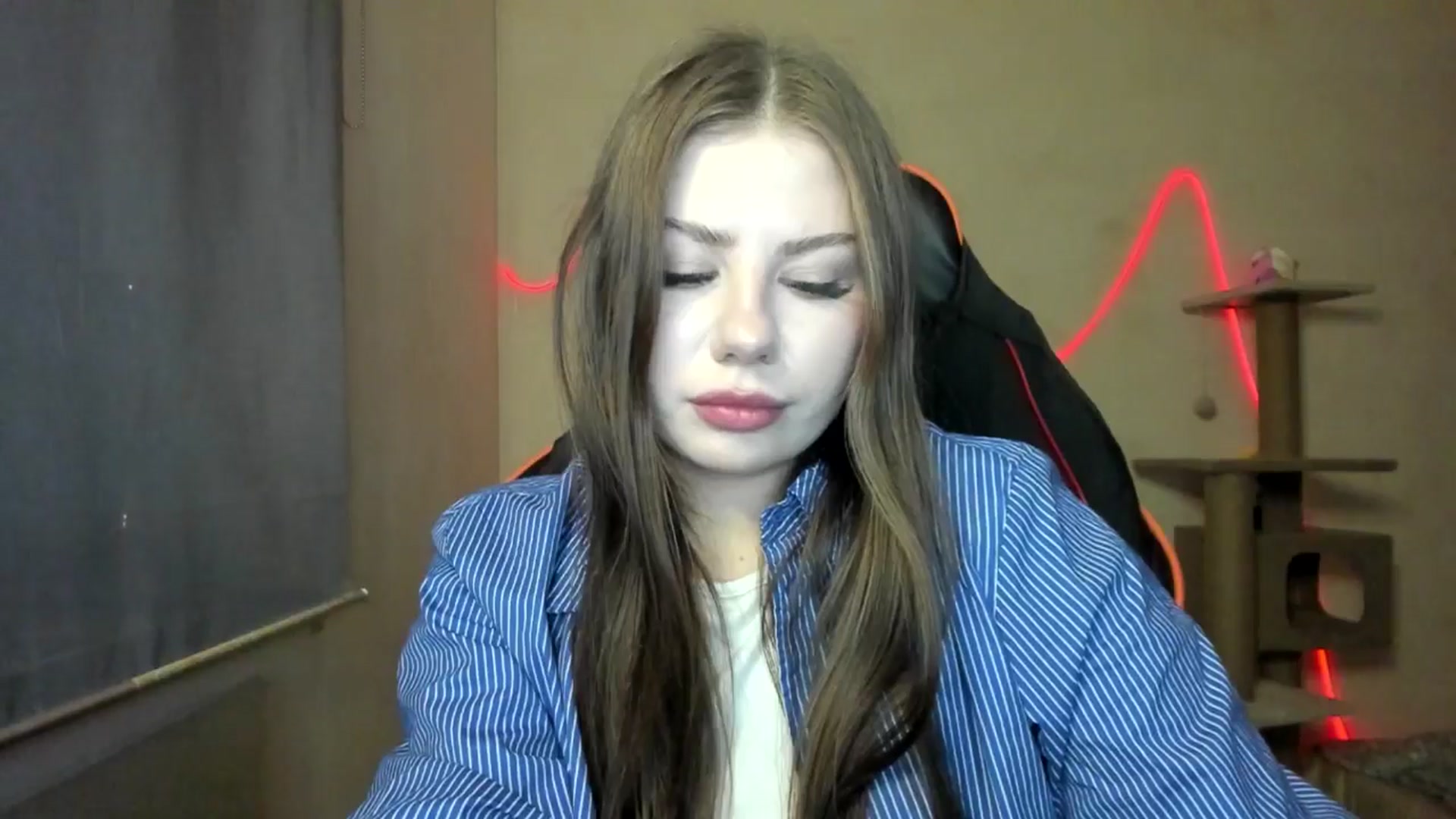 Gallery image thumbnail from FlyingDream's myfreecams stream on, 11/25/2025, 16:04 image 16 of 20