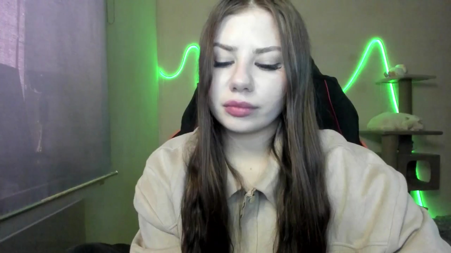 Gallery image thumbnail from FlyingDream's myfreecams stream on, 11/27/2025, 11:42 image 18 of 20