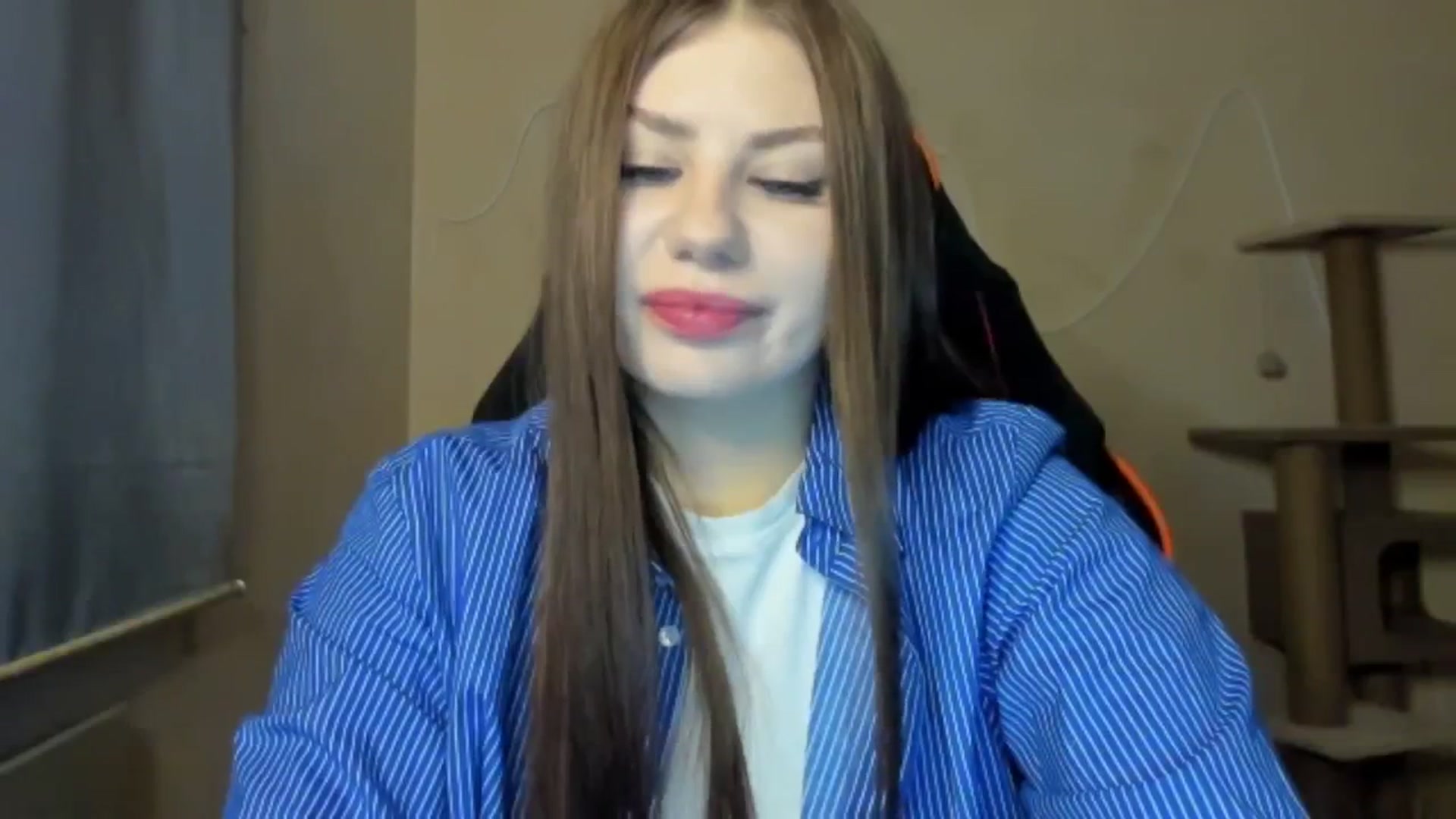 Gallery image thumbnail from FlyingDream's myfreecams stream on, 12/01/2025, 14:11 image 17 of 20