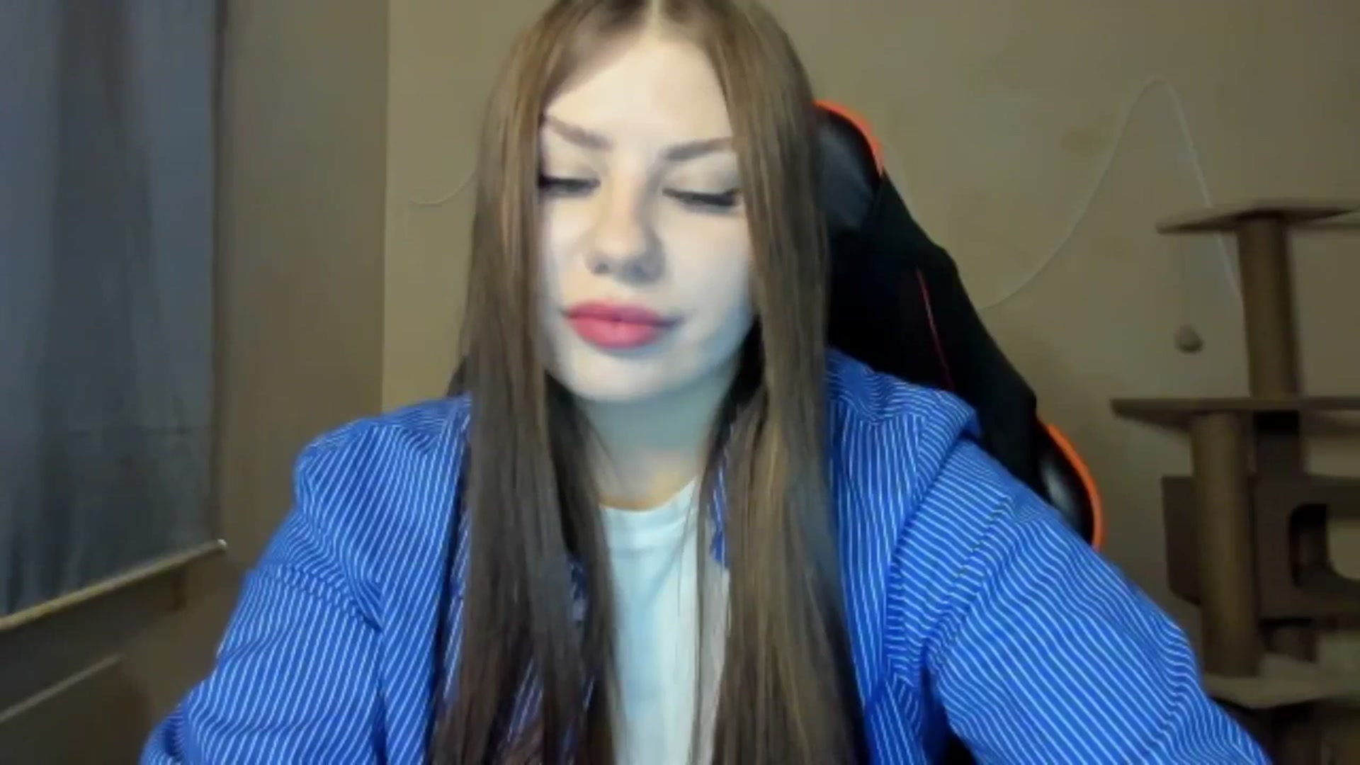 Gallery image thumbnail from FlyingDream's myfreecams stream on, 12/01/2025, 14:11 image 8 of 20