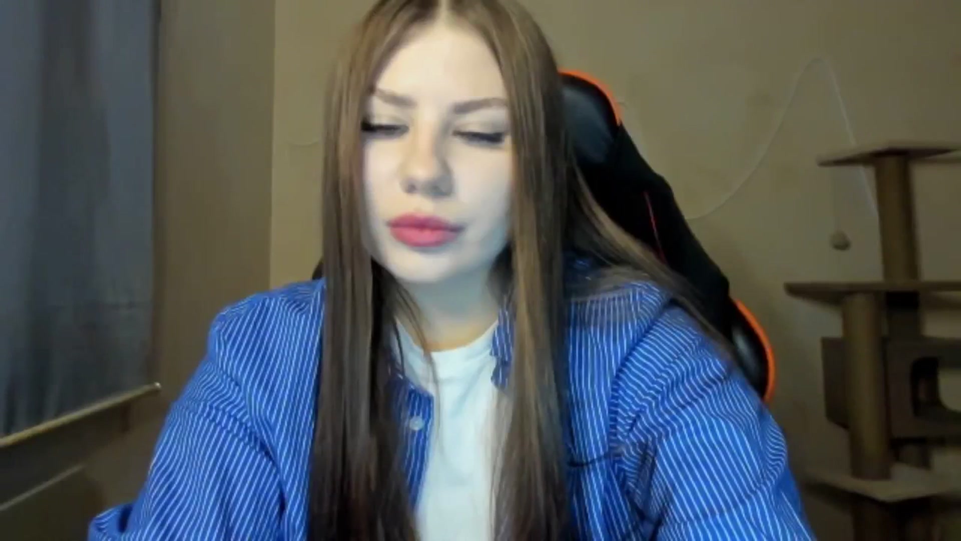 Gallery image thumbnail from FlyingDream's myfreecams stream on, 12/01/2025, 14:11 image 12 of 20