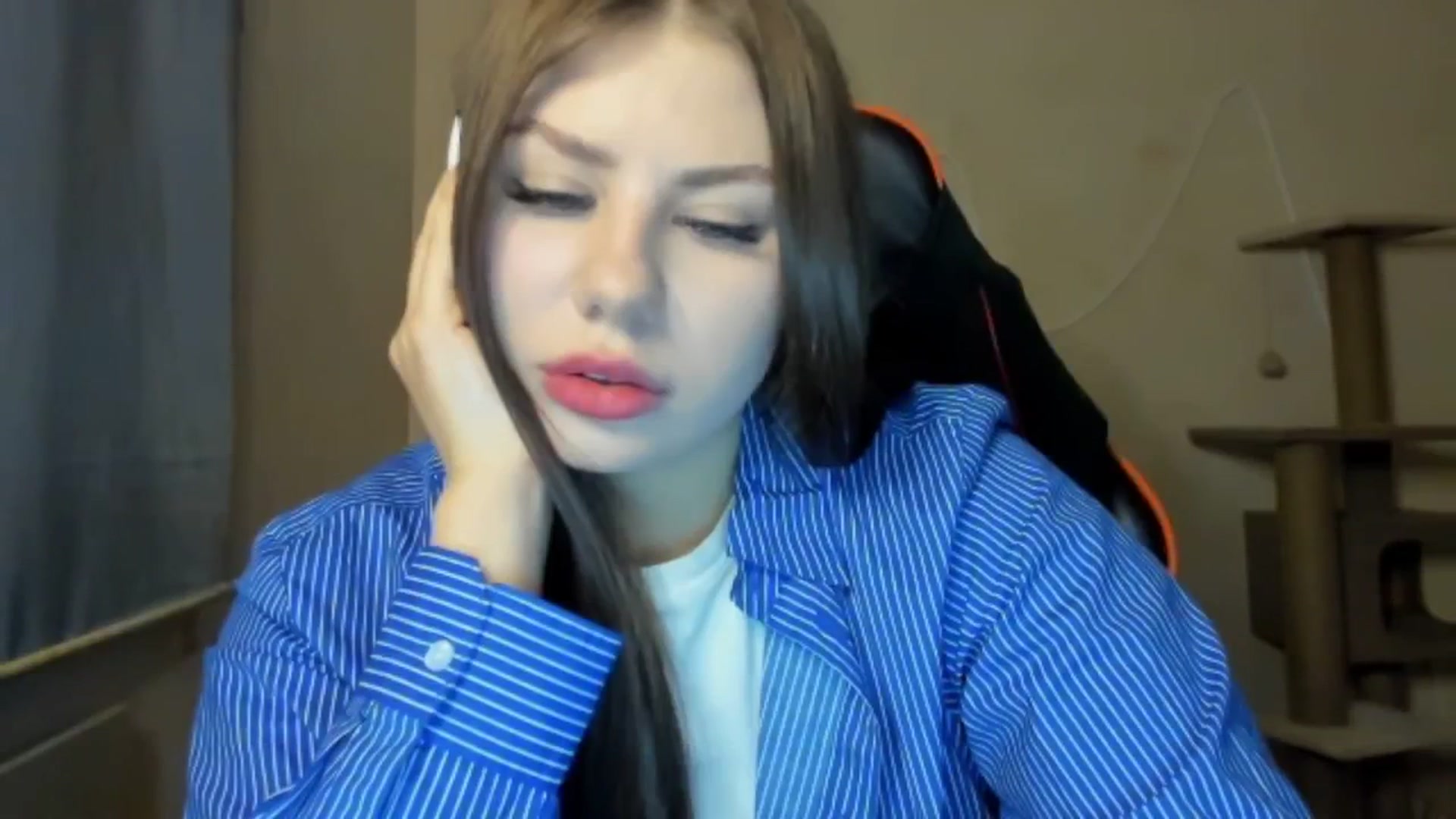 Gallery image thumbnail from FlyingDream's myfreecams stream on, 12/01/2025, 14:11 image 15 of 20