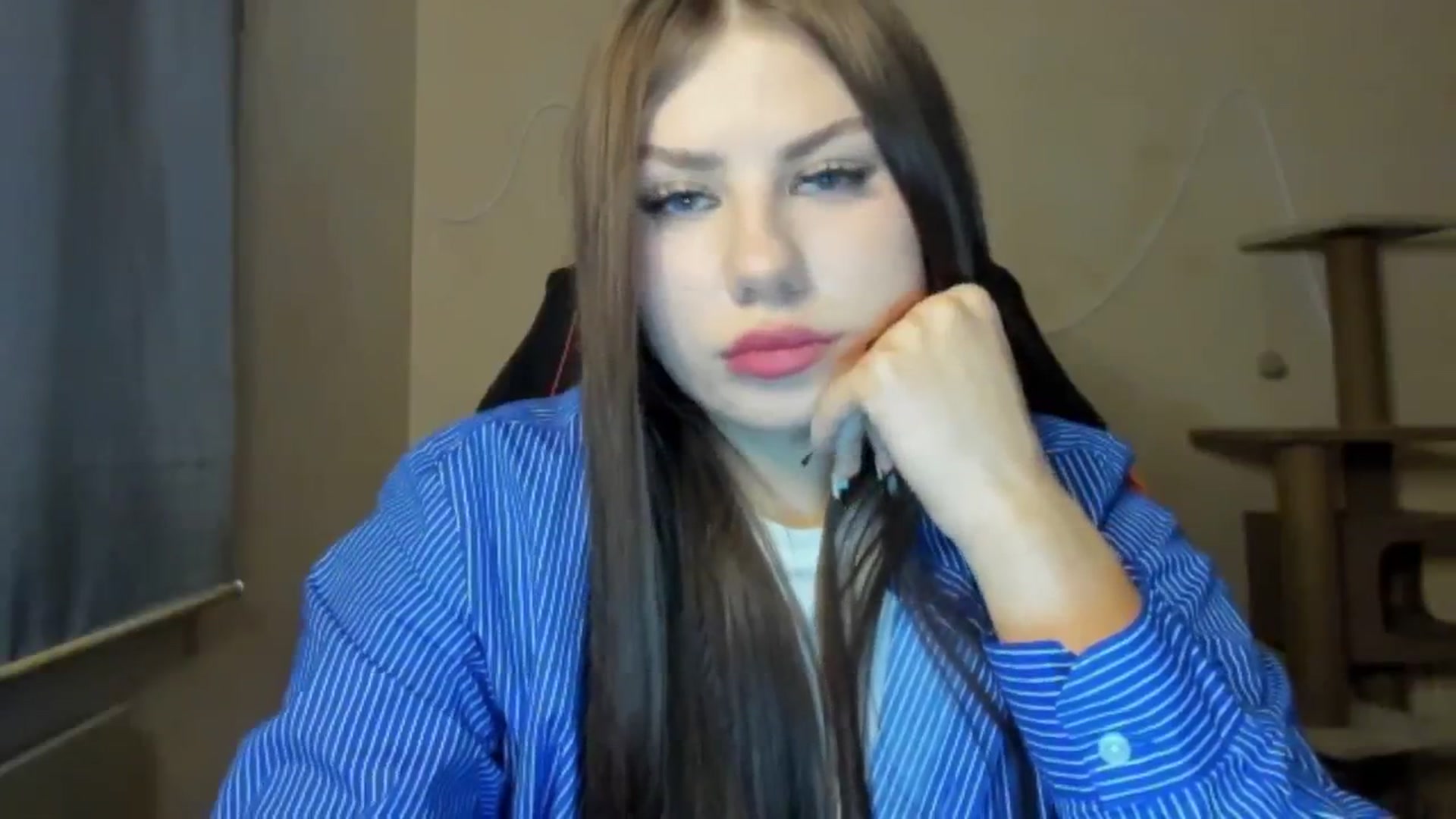 Gallery image thumbnail from FlyingDream's myfreecams stream on, 12/01/2025, 14:11 image 18 of 20