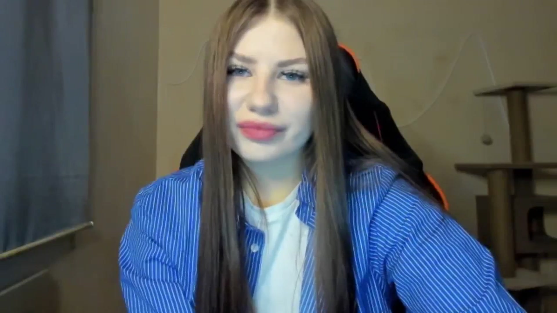 Gallery image thumbnail from FlyingDream's myfreecams stream on, 12/01/2025, 14:11 image 13 of 20