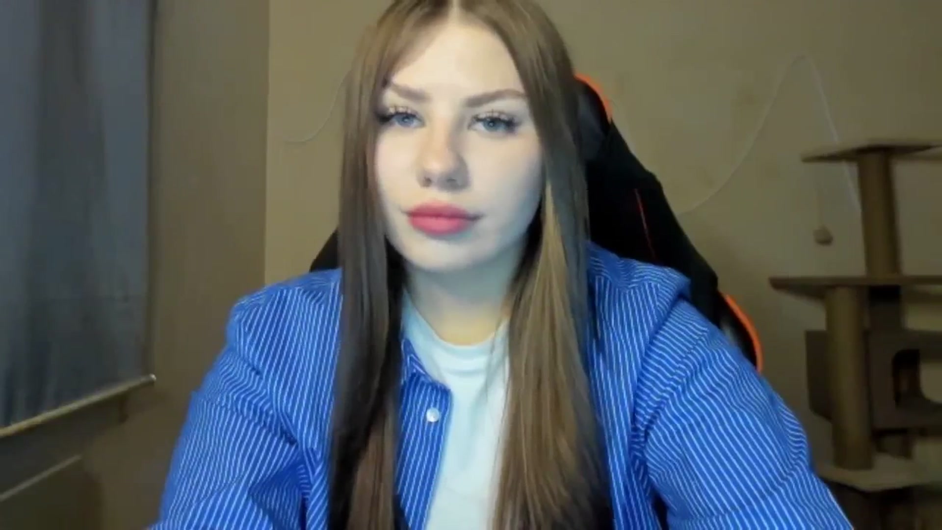 Gallery image thumbnail from FlyingDream's myfreecams stream on, 12/01/2025, 14:11 image 9 of 20