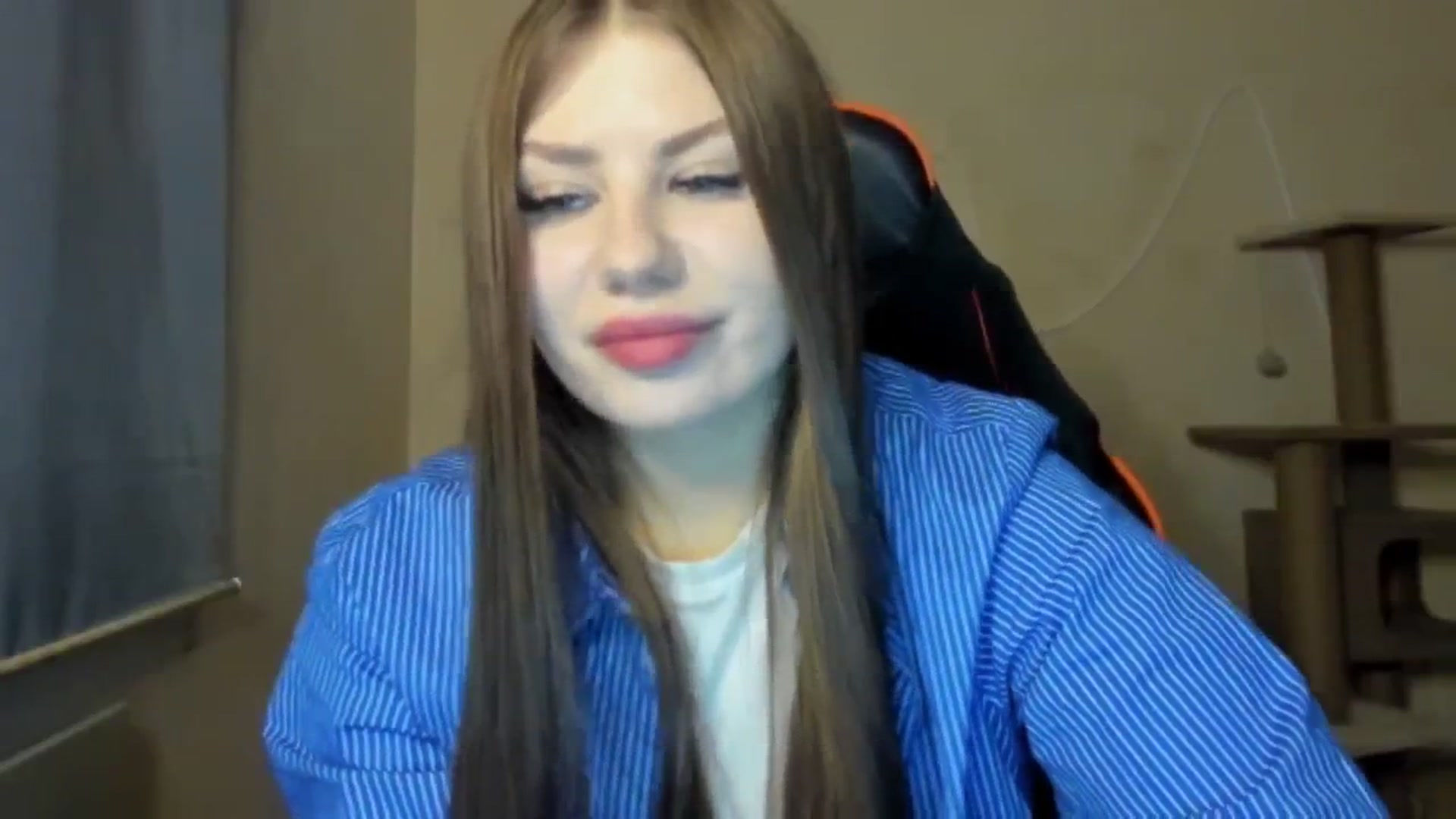 Gallery image thumbnail from FlyingDream's myfreecams stream on, 12/01/2025, 14:11 image 7 of 20