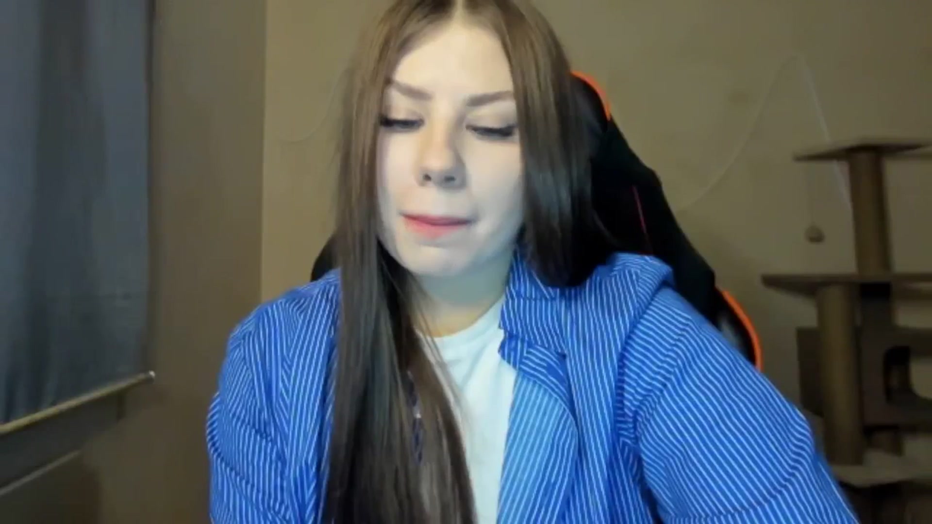Gallery image thumbnail from FlyingDream's myfreecams stream on, 12/01/2025, 14:11 image 16 of 20