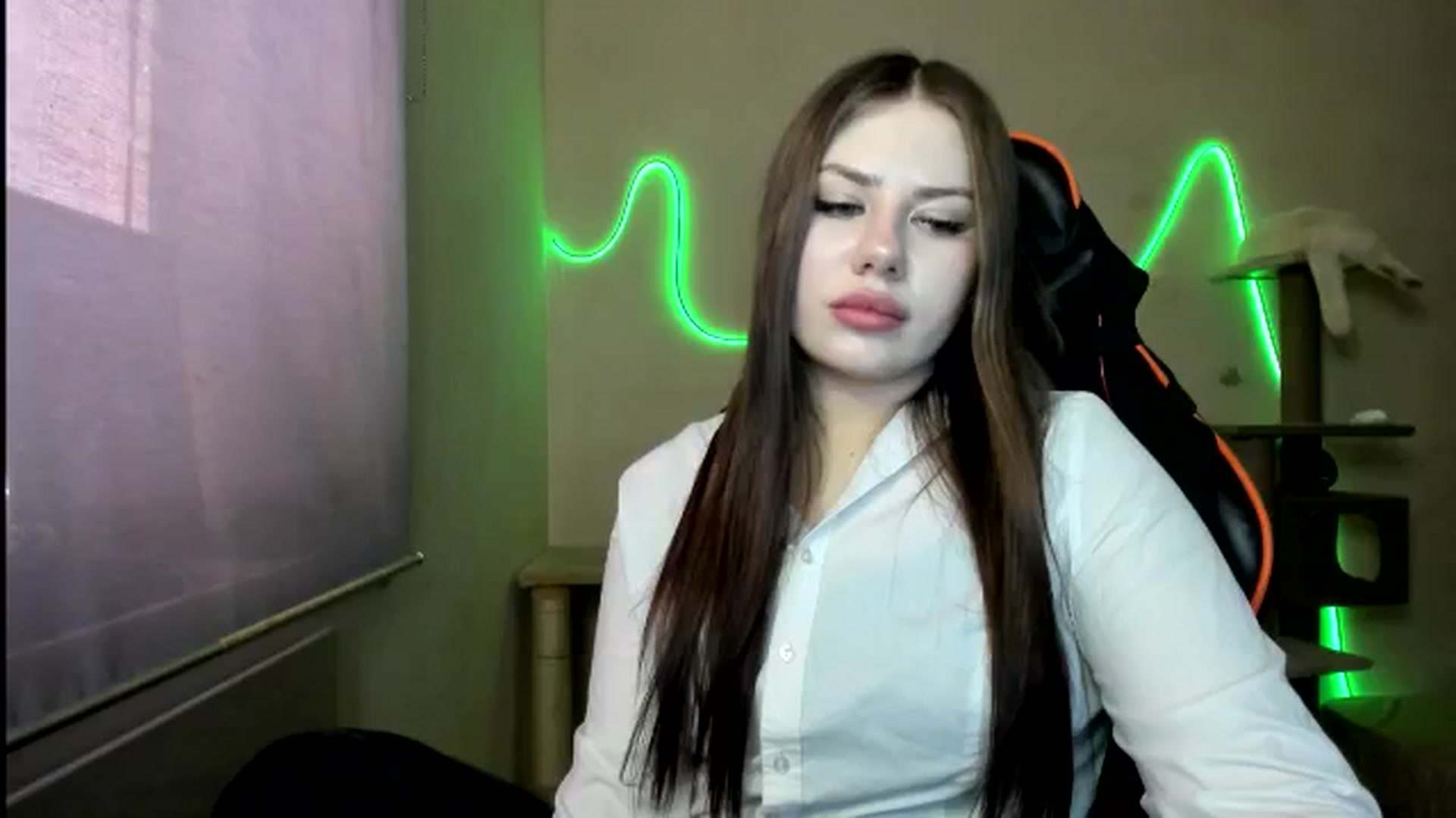 Gallery image thumbnail from FlyingDream's myfreecams stream on, 12/12/2025, 10:36 image 7 of 20