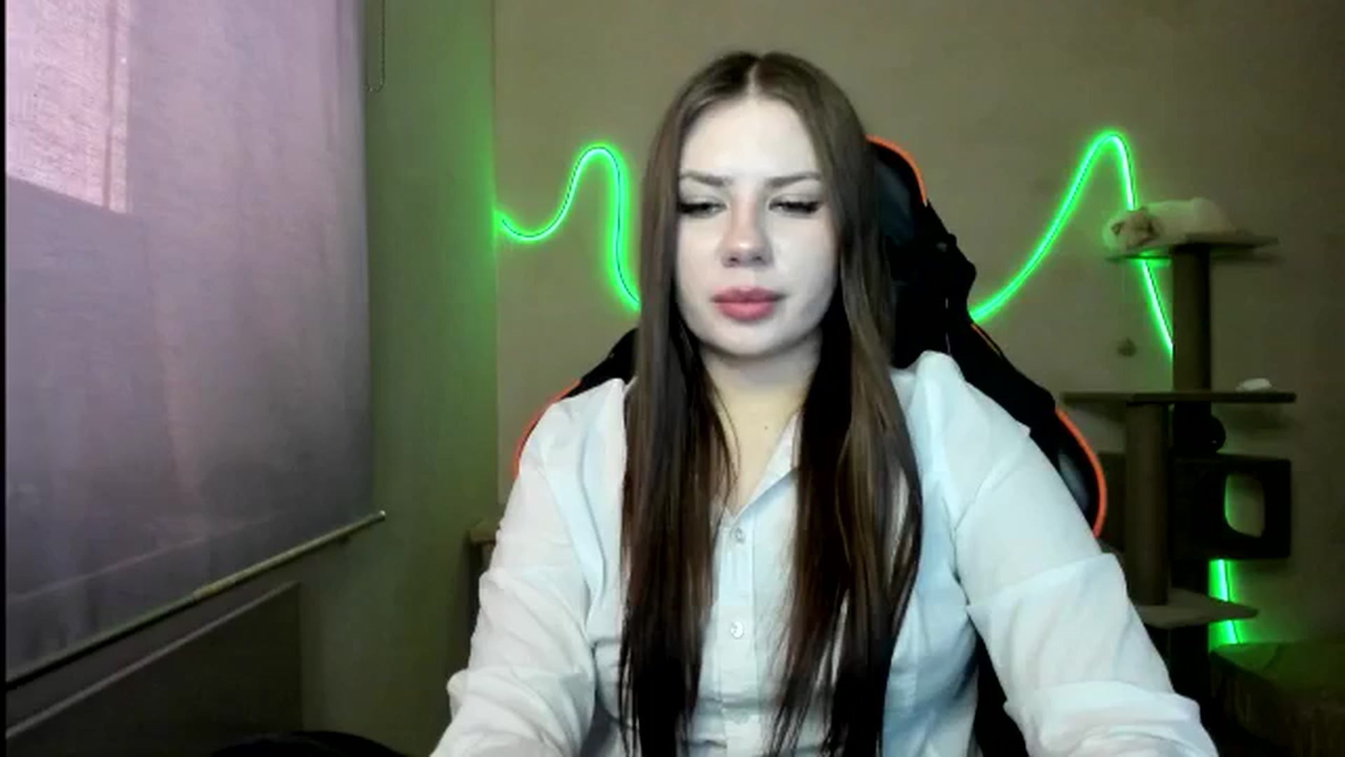 Gallery image thumbnail from FlyingDream's myfreecams stream on, 12/12/2025, 10:36 image 14 of 20