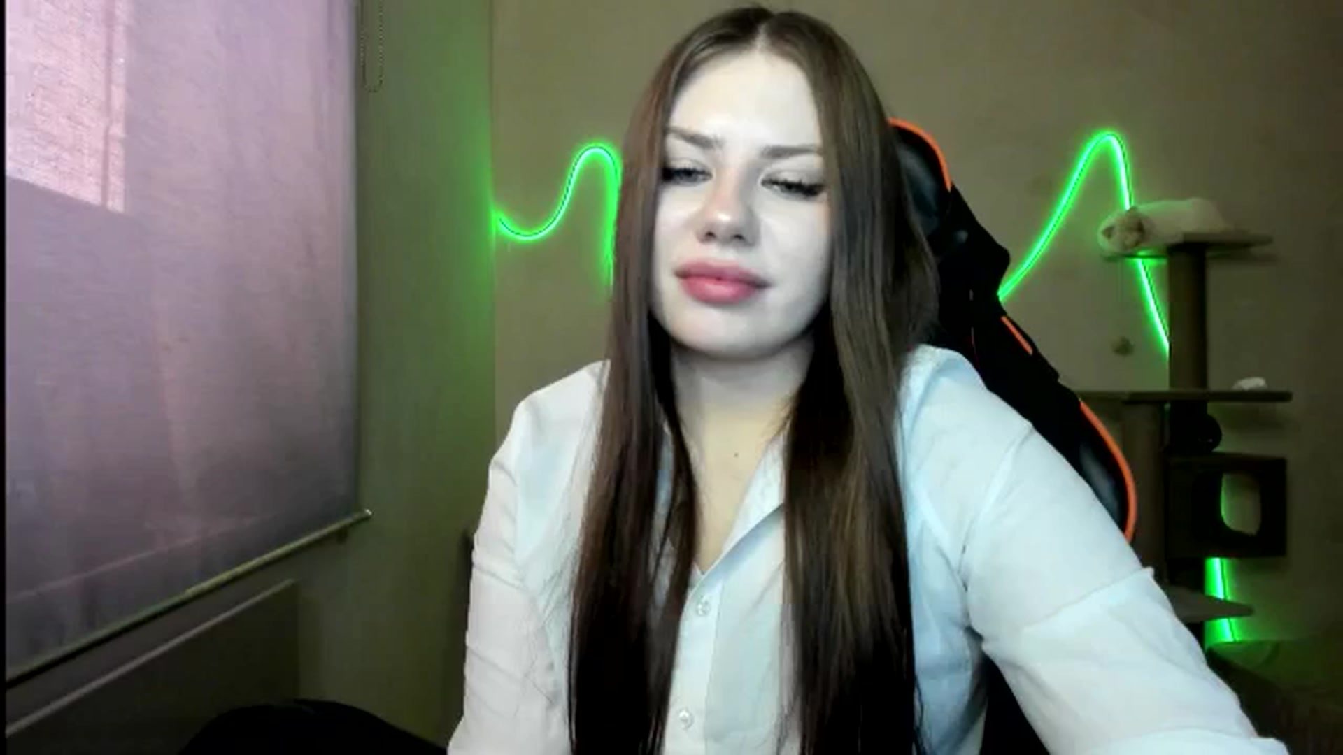 Gallery image thumbnail from FlyingDream's myfreecams stream on, 12/12/2025, 10:36 image 17 of 20