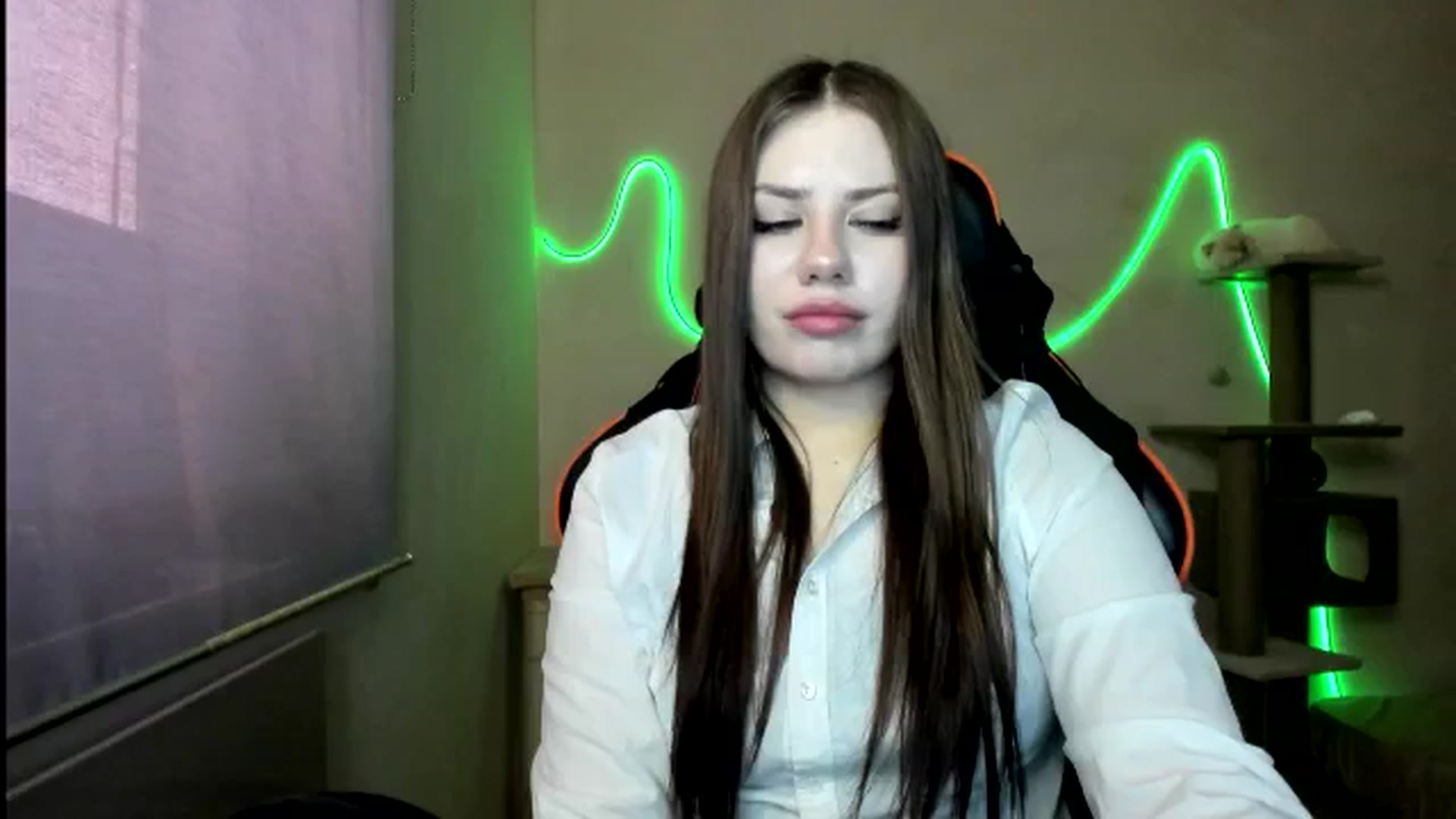 Gallery image thumbnail from FlyingDream's myfreecams stream on, 12/12/2025, 10:36 image 15 of 20