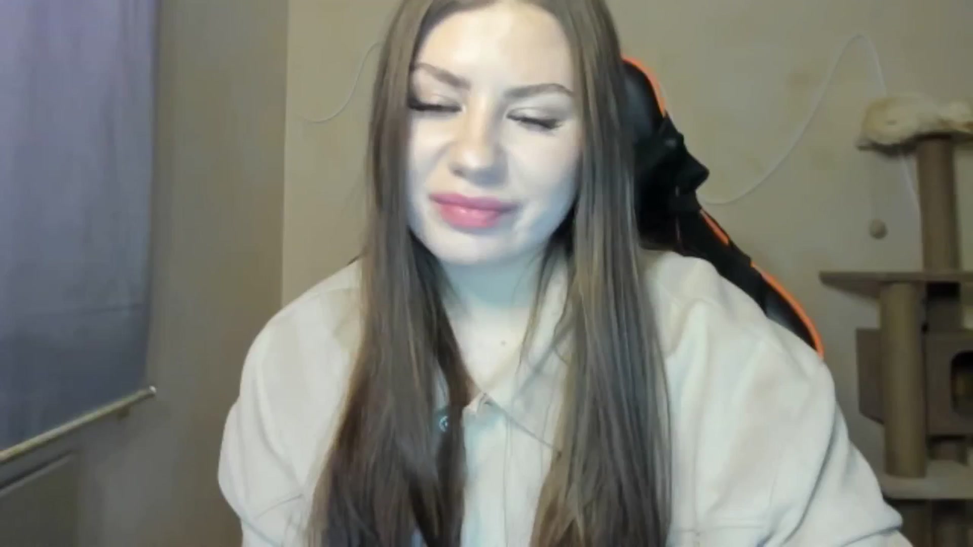 Gallery image thumbnail from FlyingDream's myfreecams stream on, 12/17/2025, 11:27 image 7 of 20