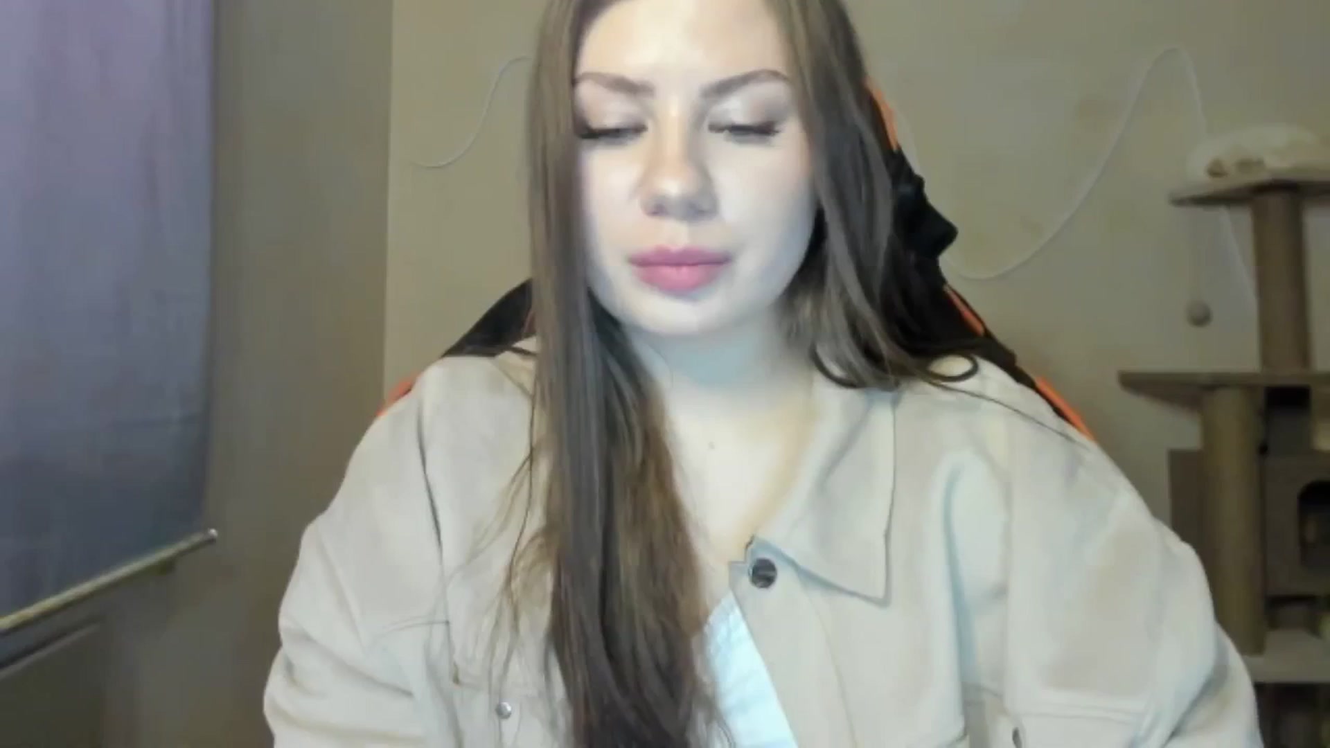 Gallery image thumbnail from FlyingDream's myfreecams stream on, 12/17/2025, 11:27 image 18 of 20