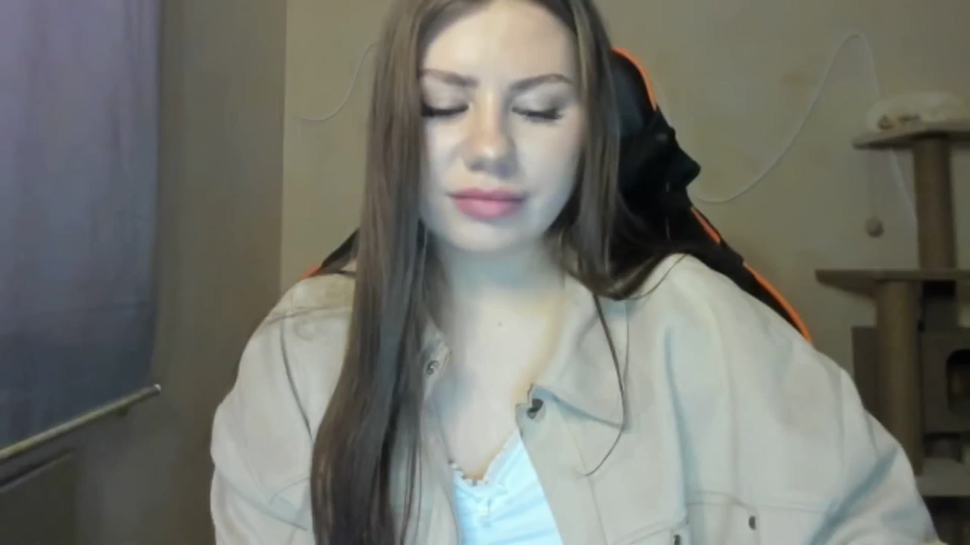 Gallery image thumbnail from FlyingDream's myfreecams stream on, 12/17/2025, 11:27 image 20 of 20