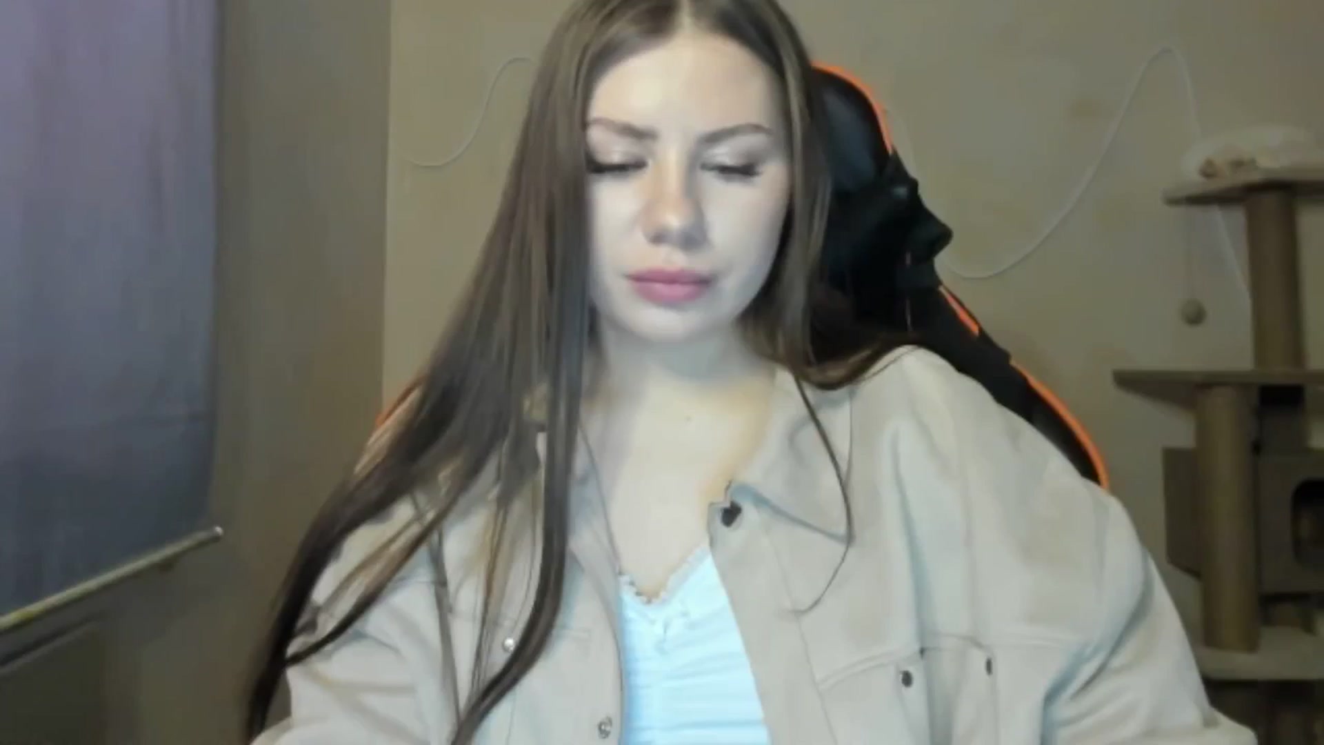 Gallery image thumbnail from FlyingDream's myfreecams stream on, 12/17/2025, 11:27 image 19 of 20