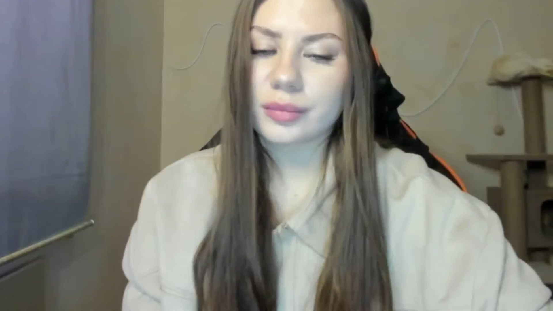 Gallery image thumbnail from FlyingDream's myfreecams stream on, 12/17/2025, 11:27 image 4 of 20