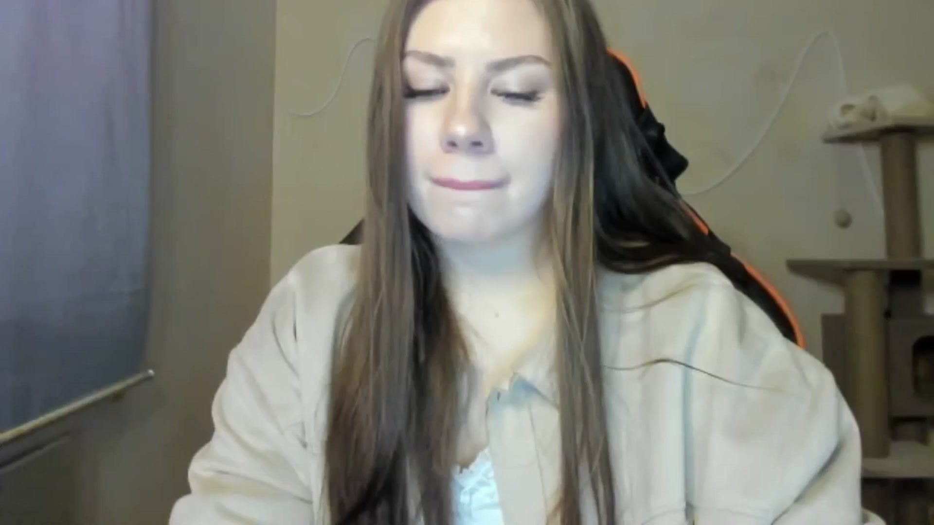 Gallery image thumbnail from FlyingDream's myfreecams stream on, 12/17/2025, 11:27 image 13 of 20
