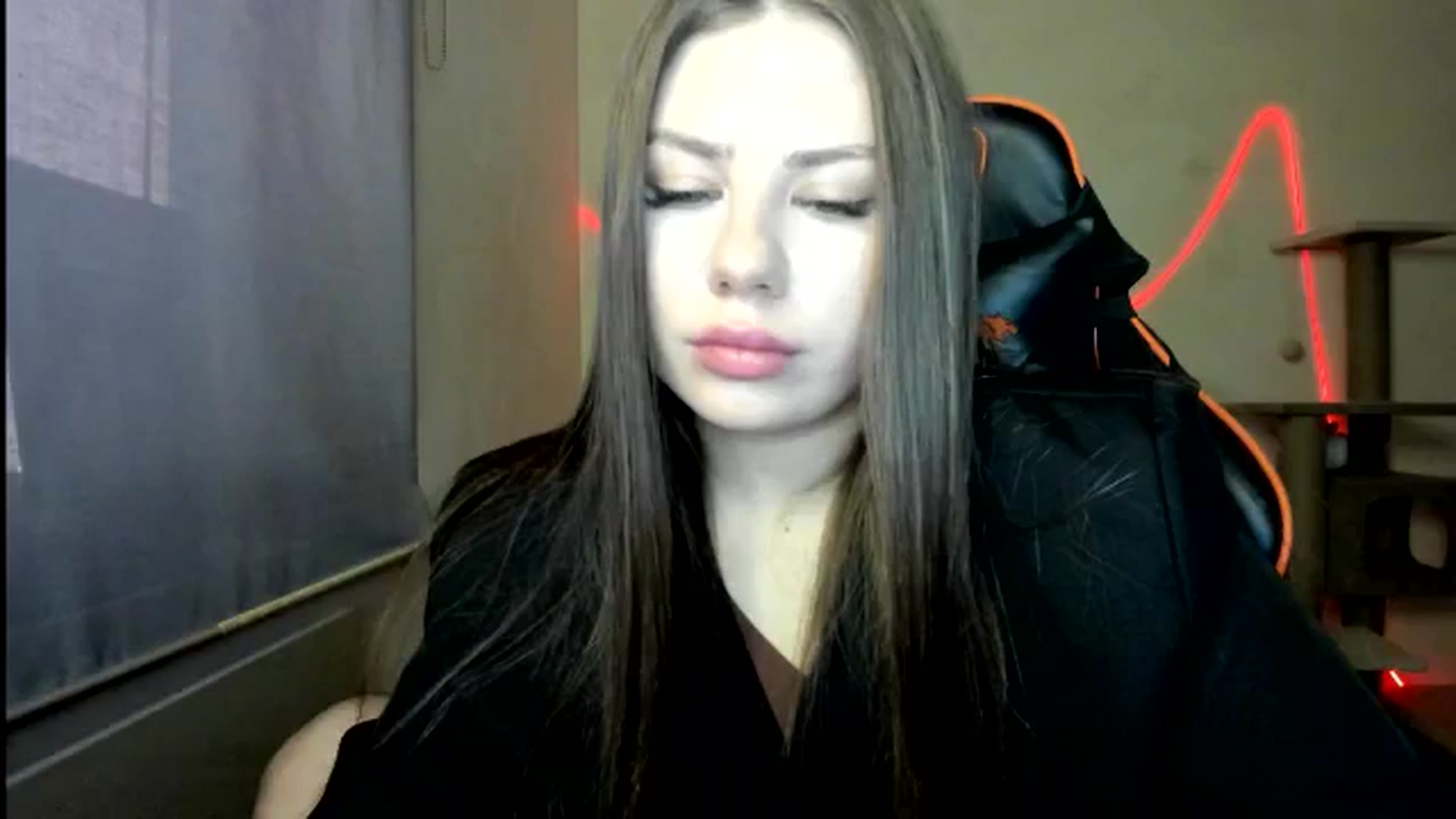 Gallery image thumbnail from FlyingDream's myfreecams stream on, 12/18/2025, 12:45 image 16 of 20
