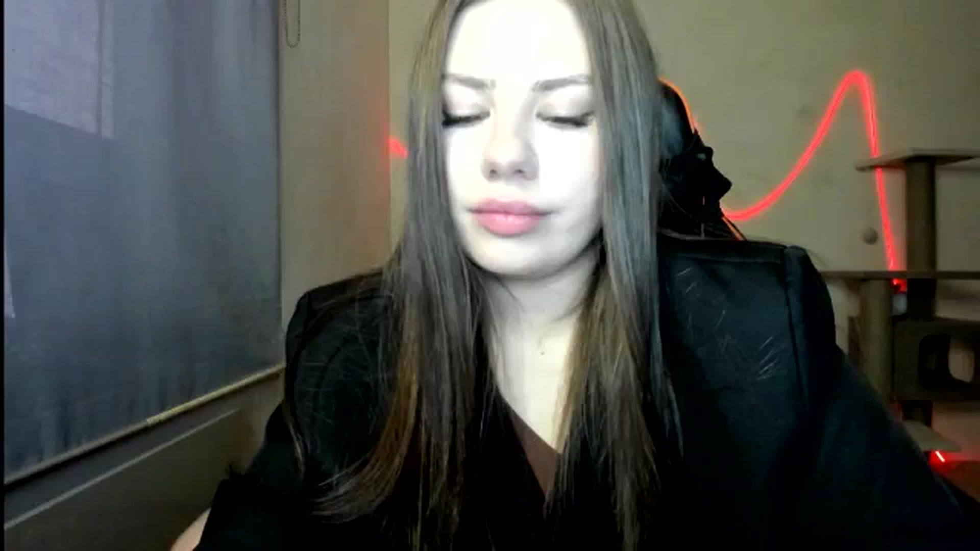 Gallery image thumbnail from FlyingDream's myfreecams stream on, 12/18/2025, 12:45 image 18 of 20