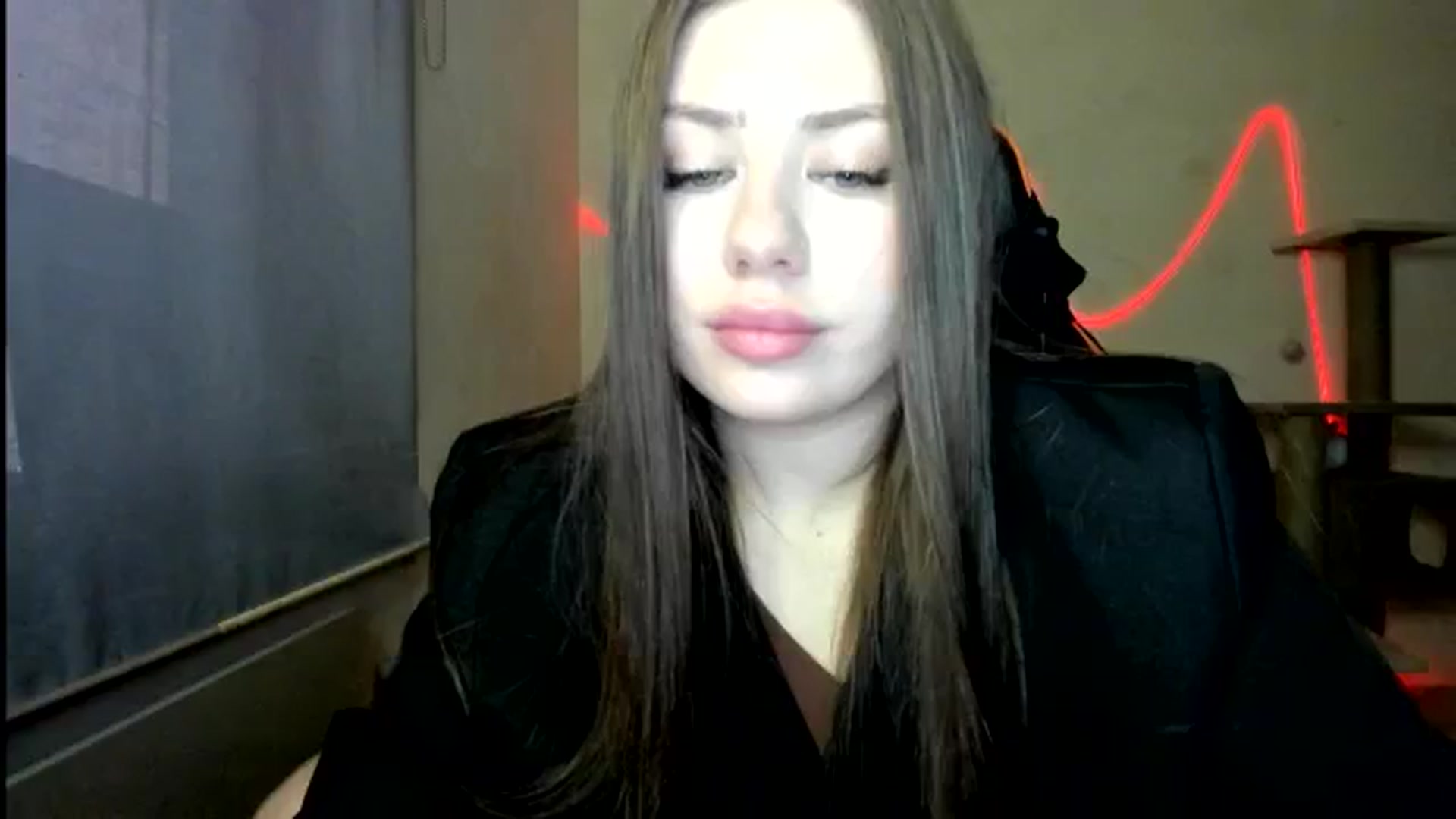 Gallery image thumbnail from FlyingDream's myfreecams stream on, 12/18/2025, 12:45 image 19 of 20