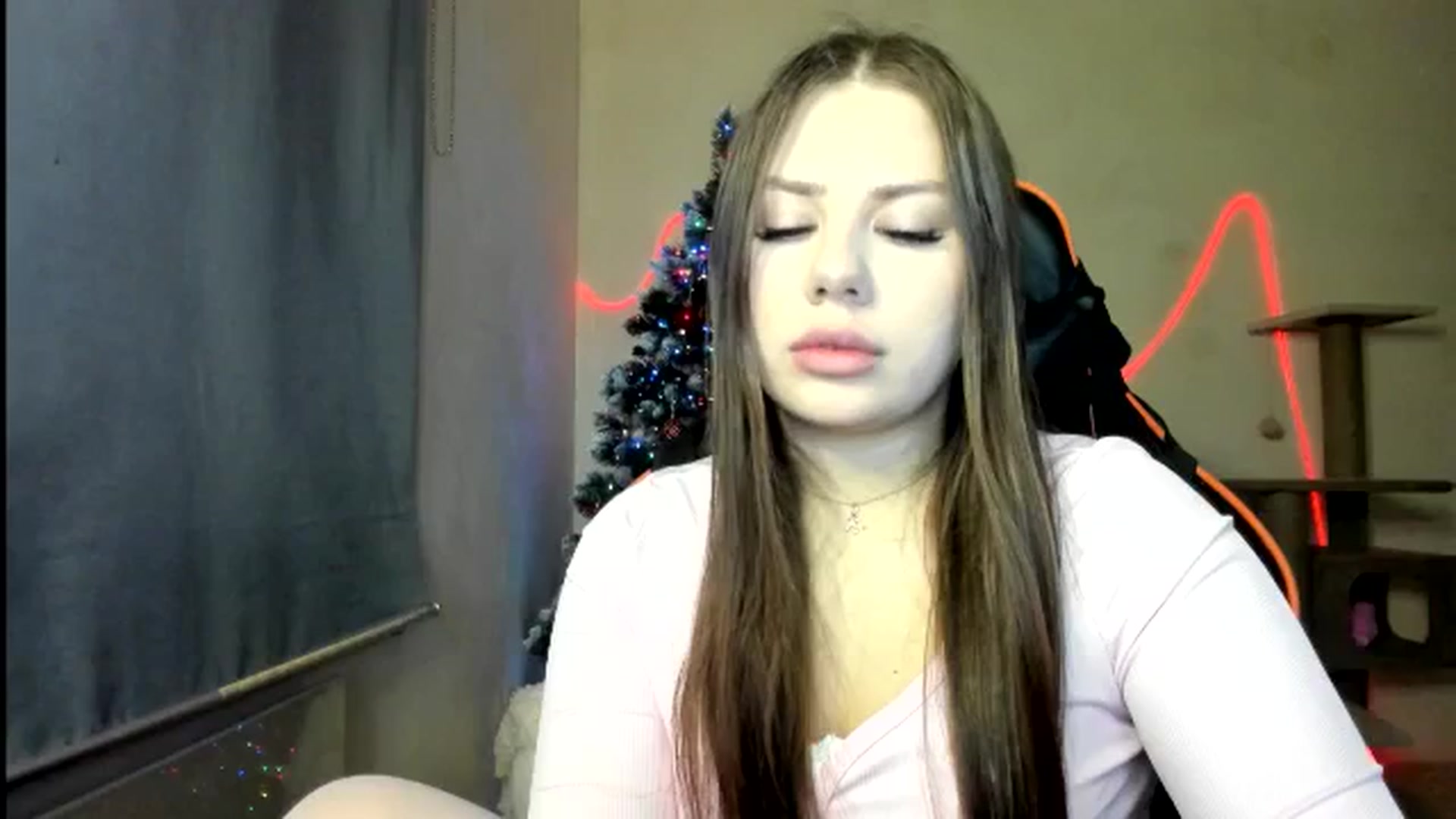 Gallery image thumbnail from FlyingDream's myfreecams stream on, 12/29/2025, 17:28 image 6 of 20