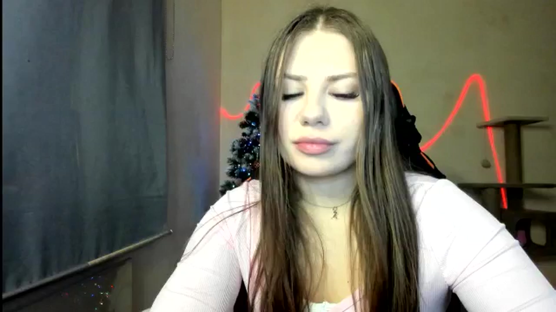 Gallery image thumbnail from FlyingDream's myfreecams stream on, 12/29/2025, 17:59 image 16 of 20