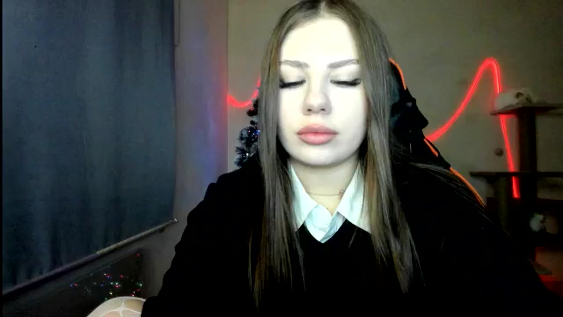 Gallery image thumbnail from FlyingDream's myfreecams stream on, 01/02/2026, 17:00 image 4 of 20