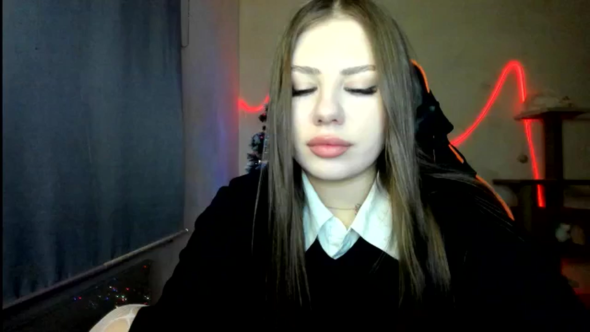 Gallery image thumbnail from FlyingDream's myfreecams stream on, 01/02/2026, 17:00 image 9 of 20