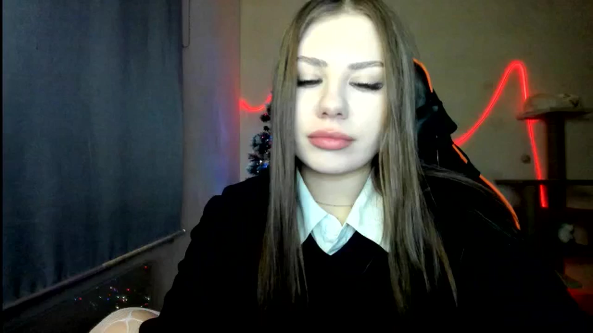 Gallery image thumbnail from FlyingDream's myfreecams stream on, 01/02/2026, 17:00 image 18 of 20