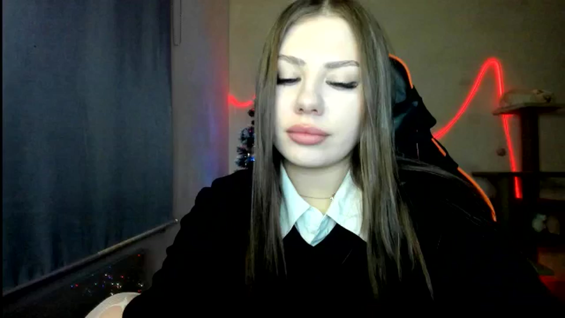 Gallery image thumbnail from FlyingDream's myfreecams stream on, 01/02/2026, 17:00 image 17 of 20