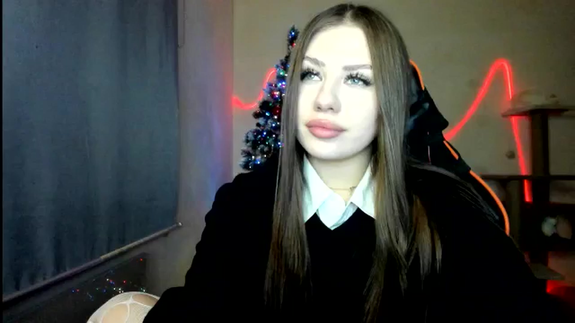 Gallery image thumbnail from FlyingDream's myfreecams stream on, 01/02/2026, 17:00 image 12 of 20