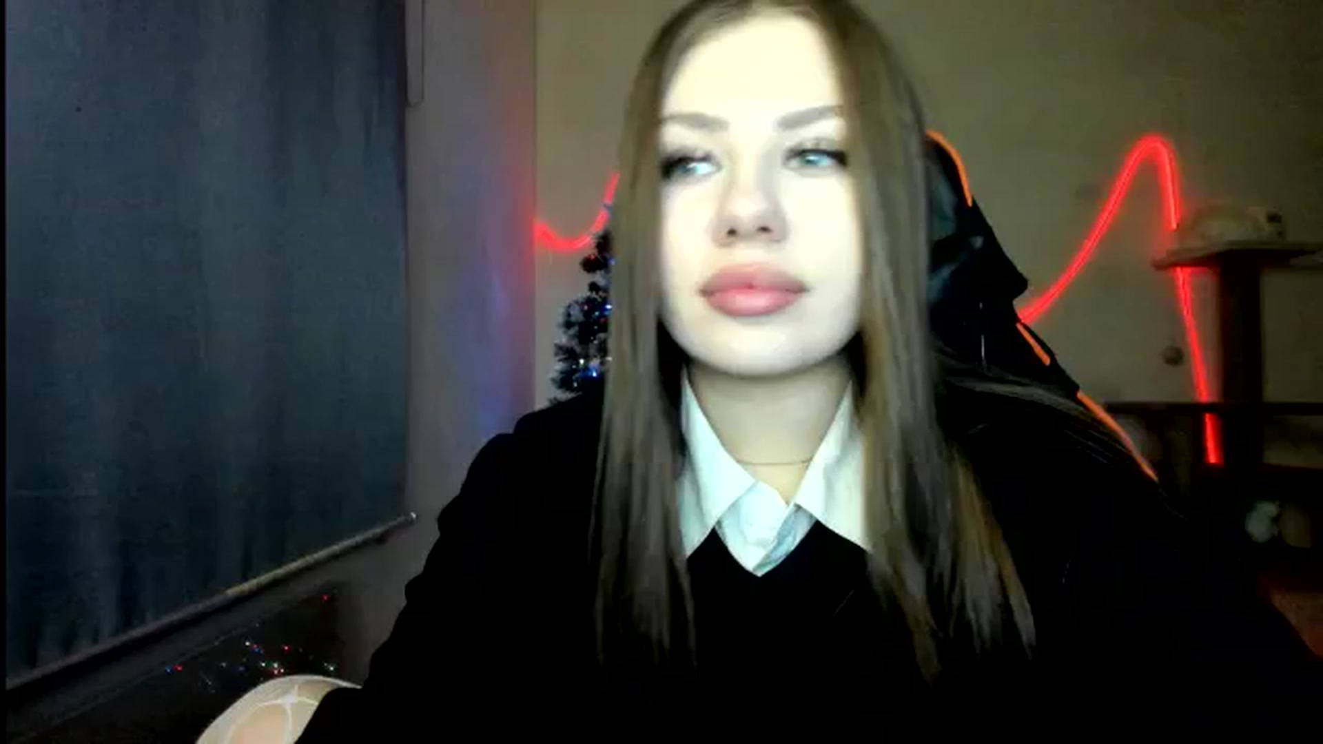 Gallery image thumbnail from FlyingDream's myfreecams stream on, 01/02/2026, 17:00 image 13 of 20