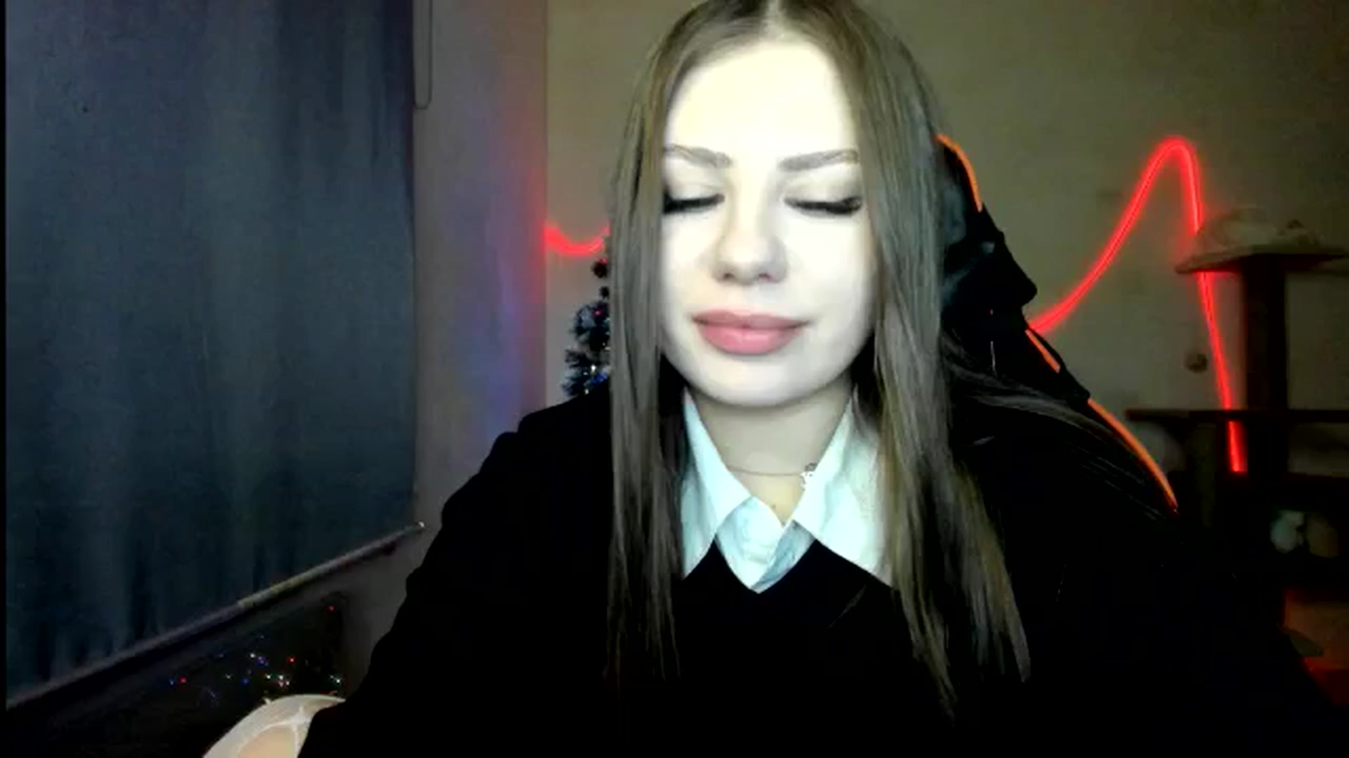 Gallery image thumbnail from FlyingDream's myfreecams stream on, 01/02/2026, 17:00 image 10 of 20