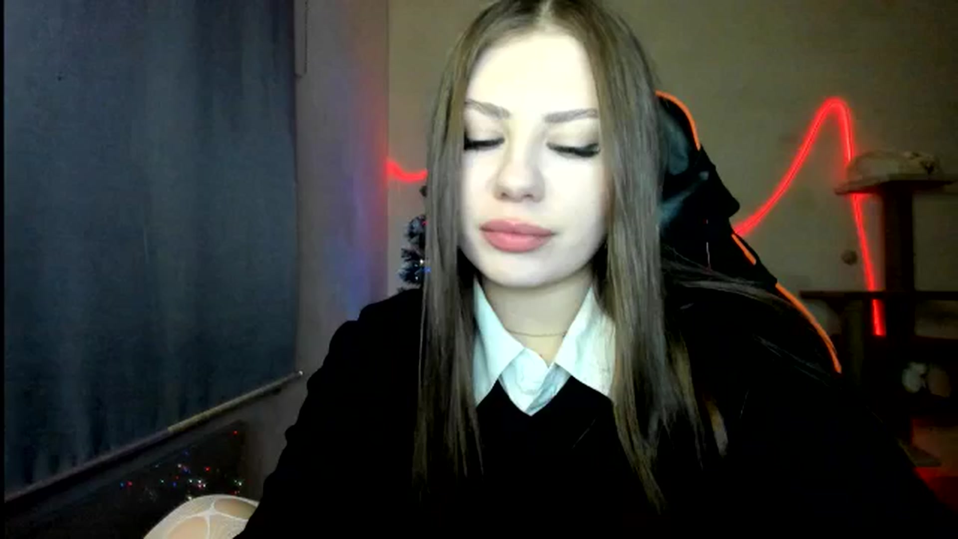 Gallery image thumbnail from FlyingDream's myfreecams stream on, 01/02/2026, 17:00 image 16 of 20