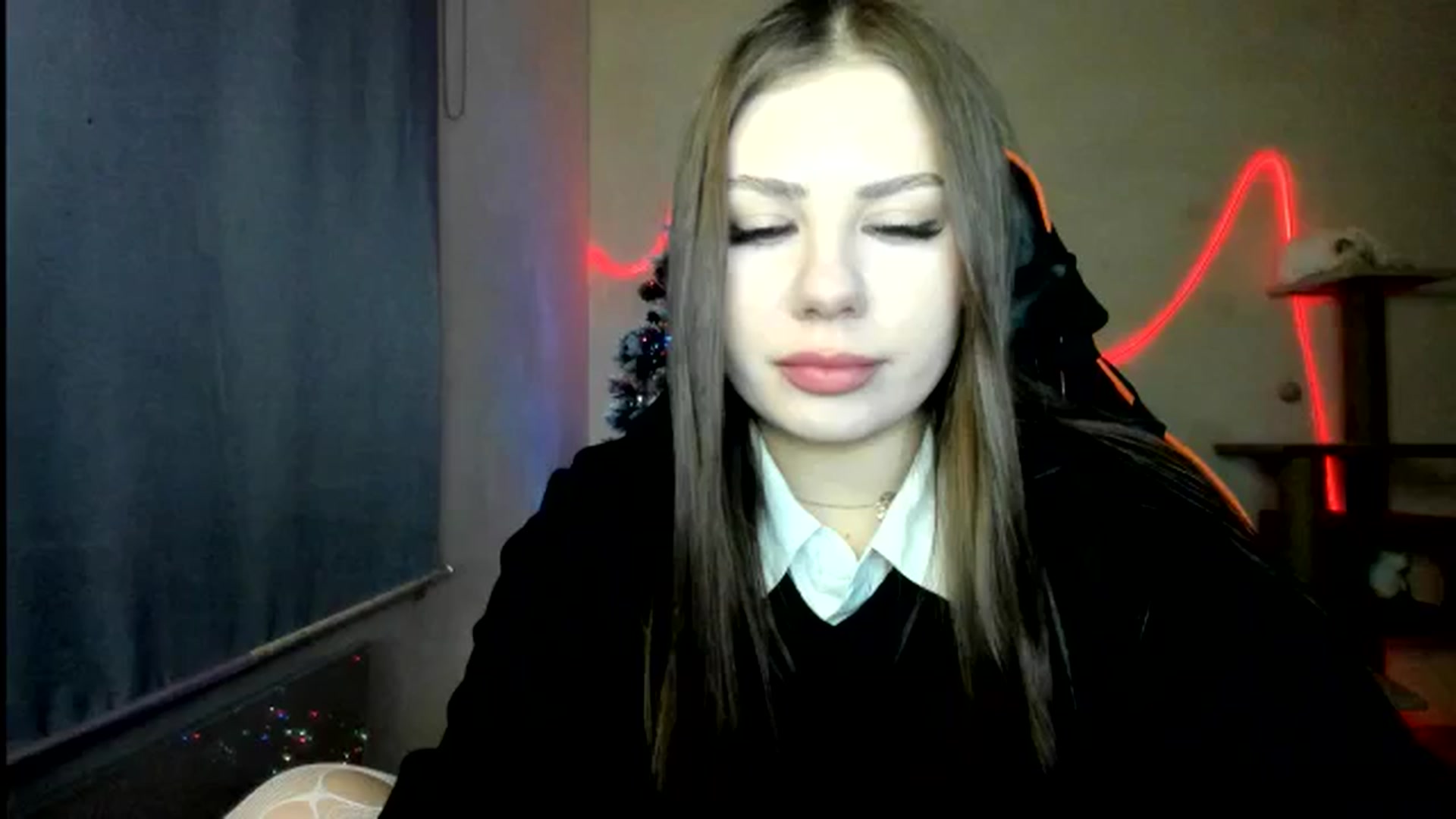 Gallery image thumbnail from FlyingDream's myfreecams stream on, 01/02/2026, 17:00 image 3 of 20