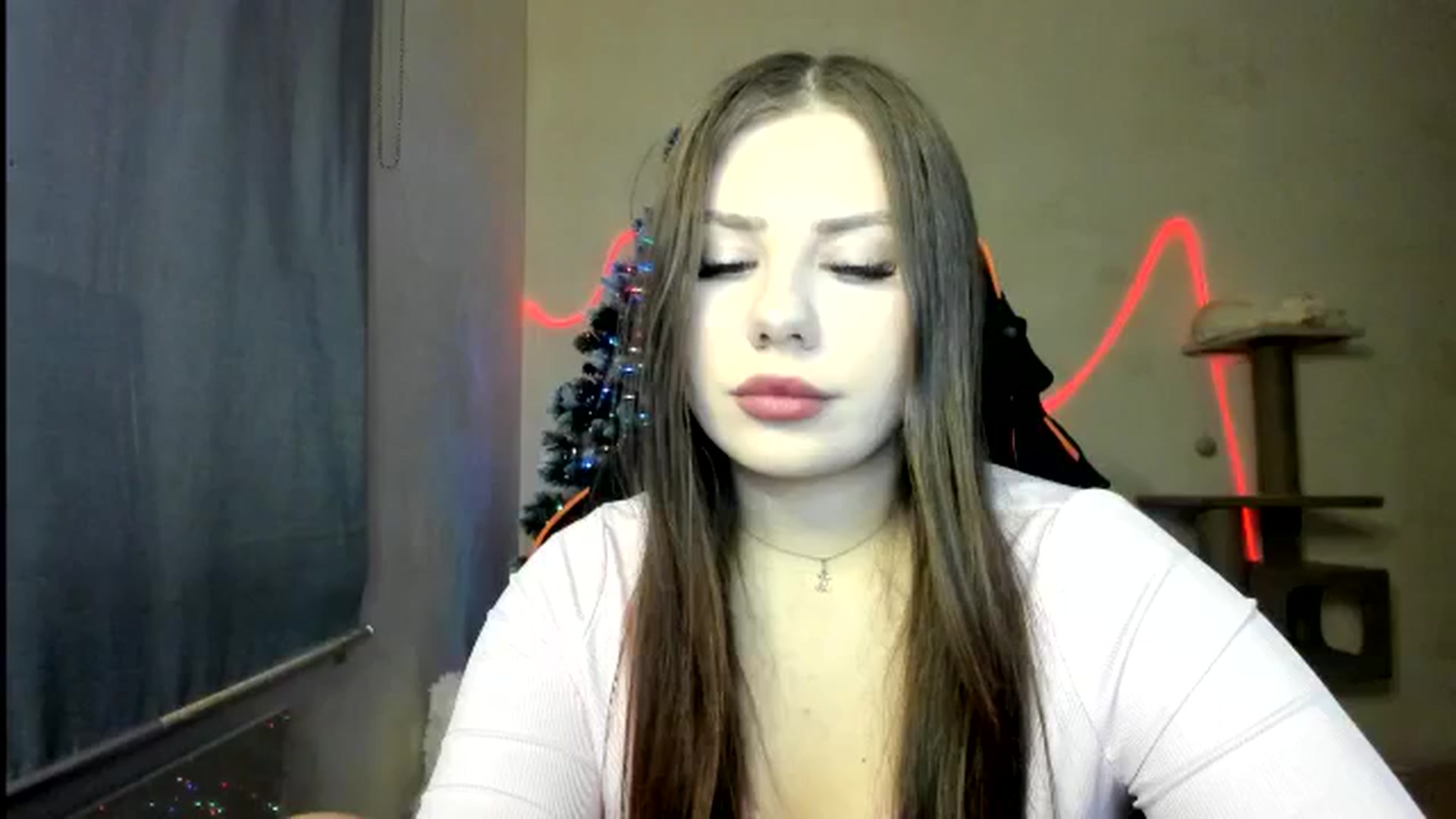Gallery image thumbnail from FlyingDream's myfreecams stream on, 01/03/2026, 13:33 image 15 of 20