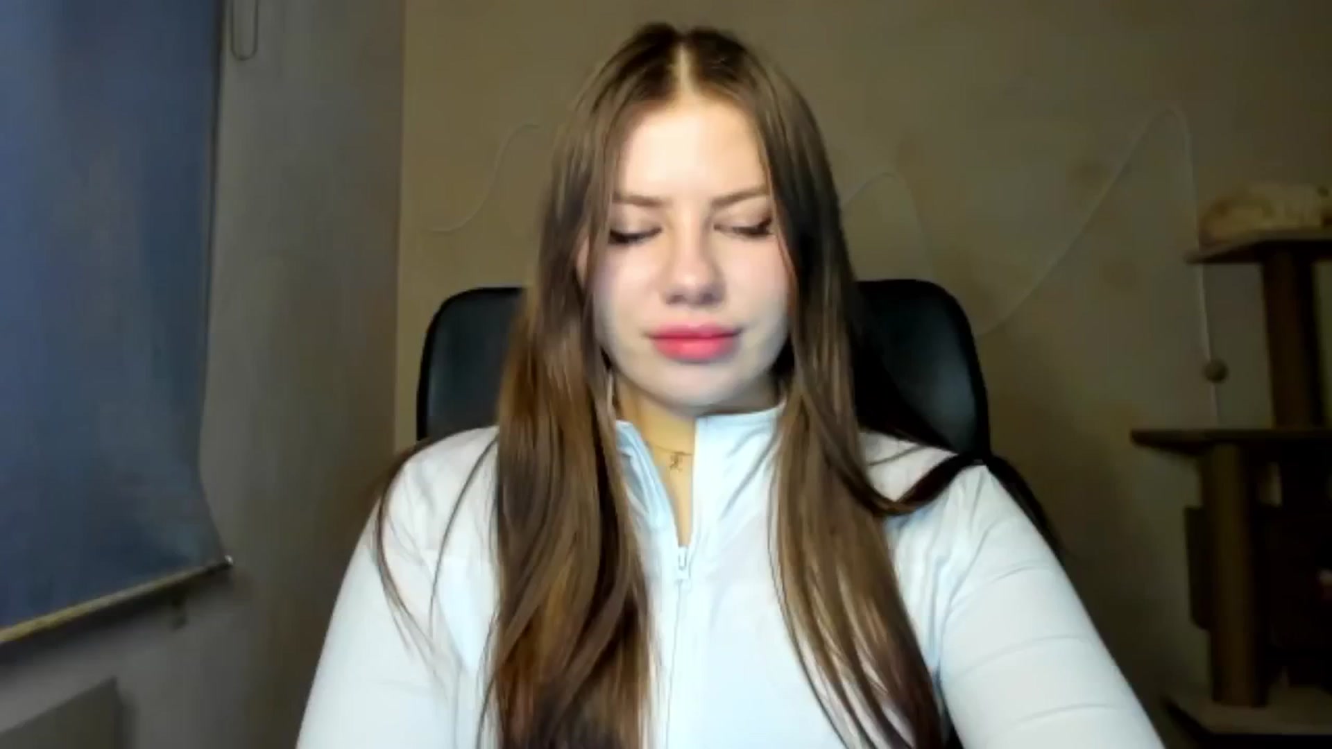 Gallery image thumbnail from FlyingDream's myfreecams stream on, 02/17/2026, 15:14 image 15 of 20