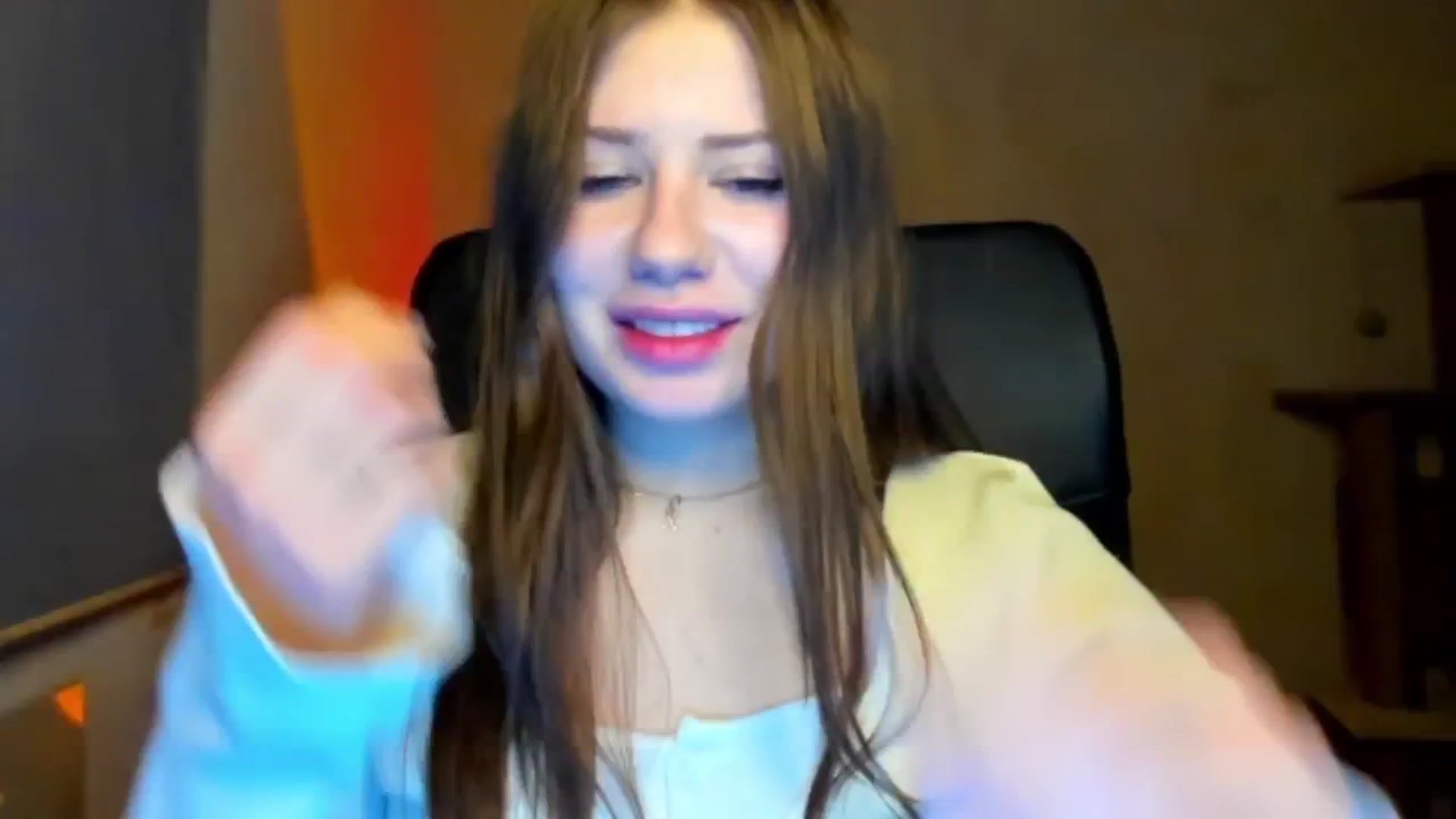 Gallery image thumbnail from FlyingDream's myfreecams stream on, 03/12/2026, 18:44 image 17 of 20