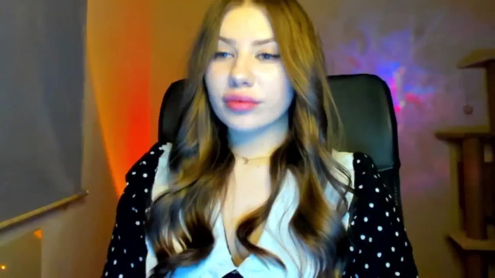 Gallery image thumbnail from FlyingDream's myfreecams stream on, 03/15/2026, 16:49 image 15 of 20