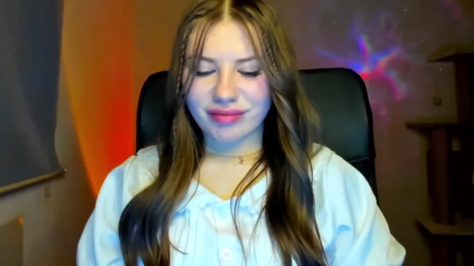 Gallery image thumbnail from FlyingDream's myfreecams stream on, 03/16/2026, 16:33 image 13 of 20