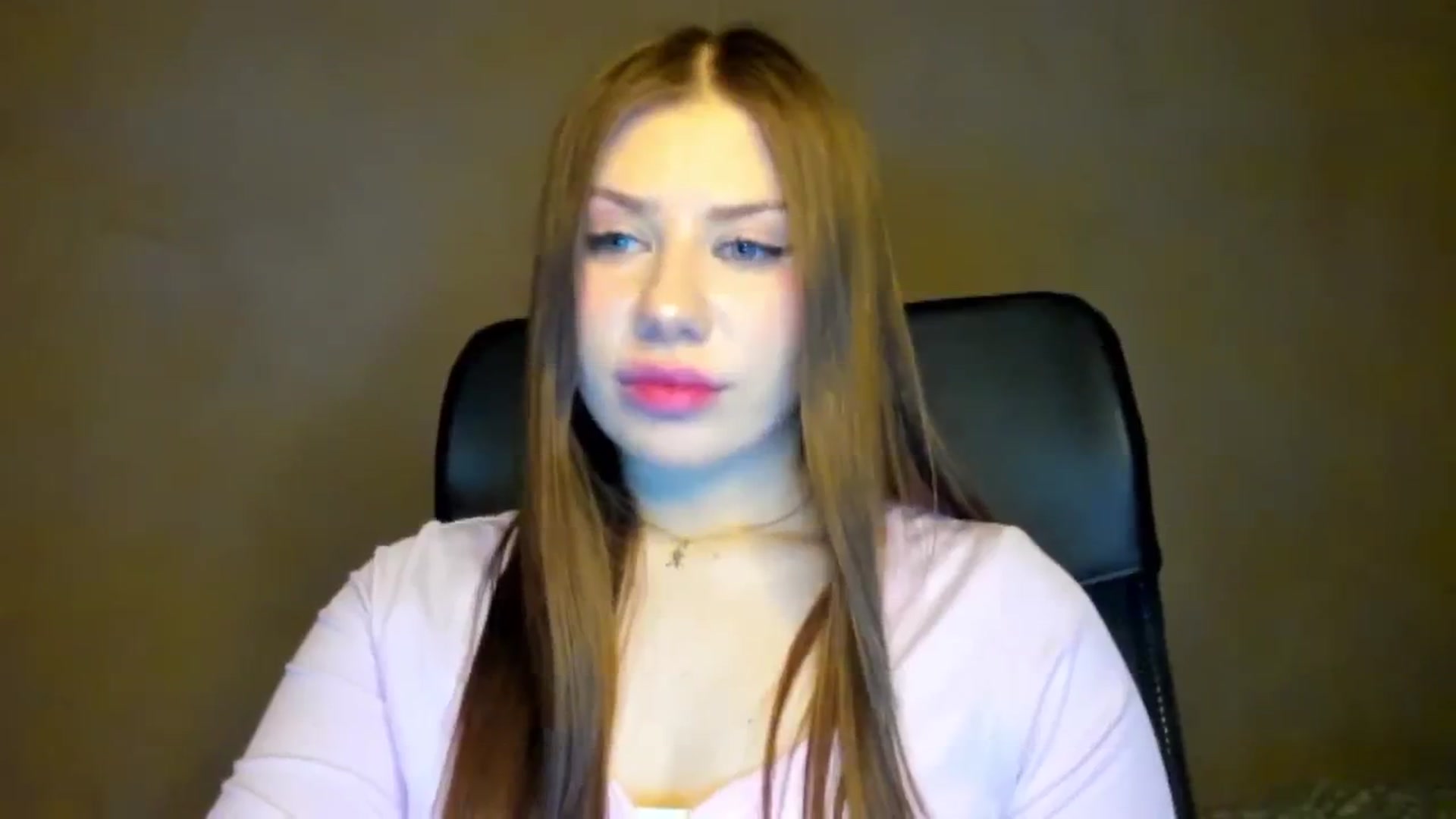 Gallery image thumbnail from FlyingDream's myfreecams stream on, 03/19/2026, 18:00 image 19 of 20