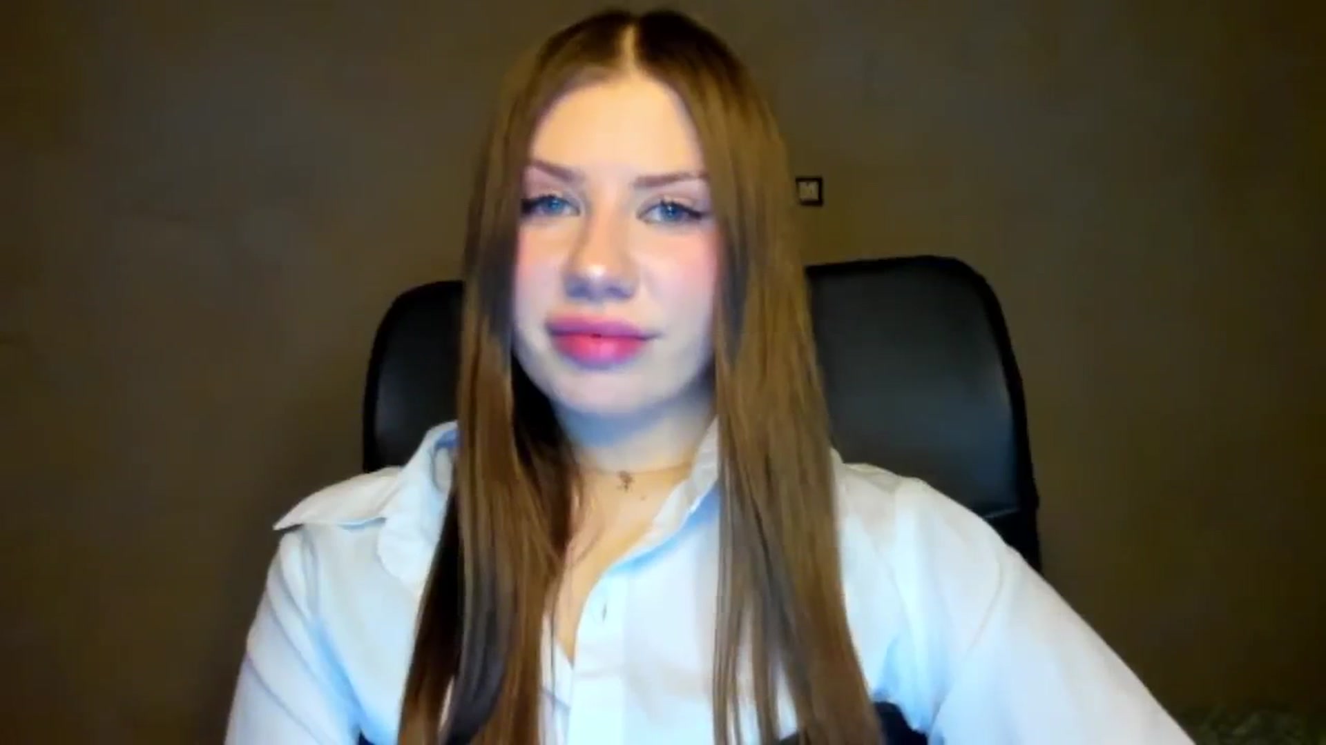 Gallery image thumbnail from FlyingDream's myfreecams stream on, 03/19/2026, 18:00 image 2 of 20
