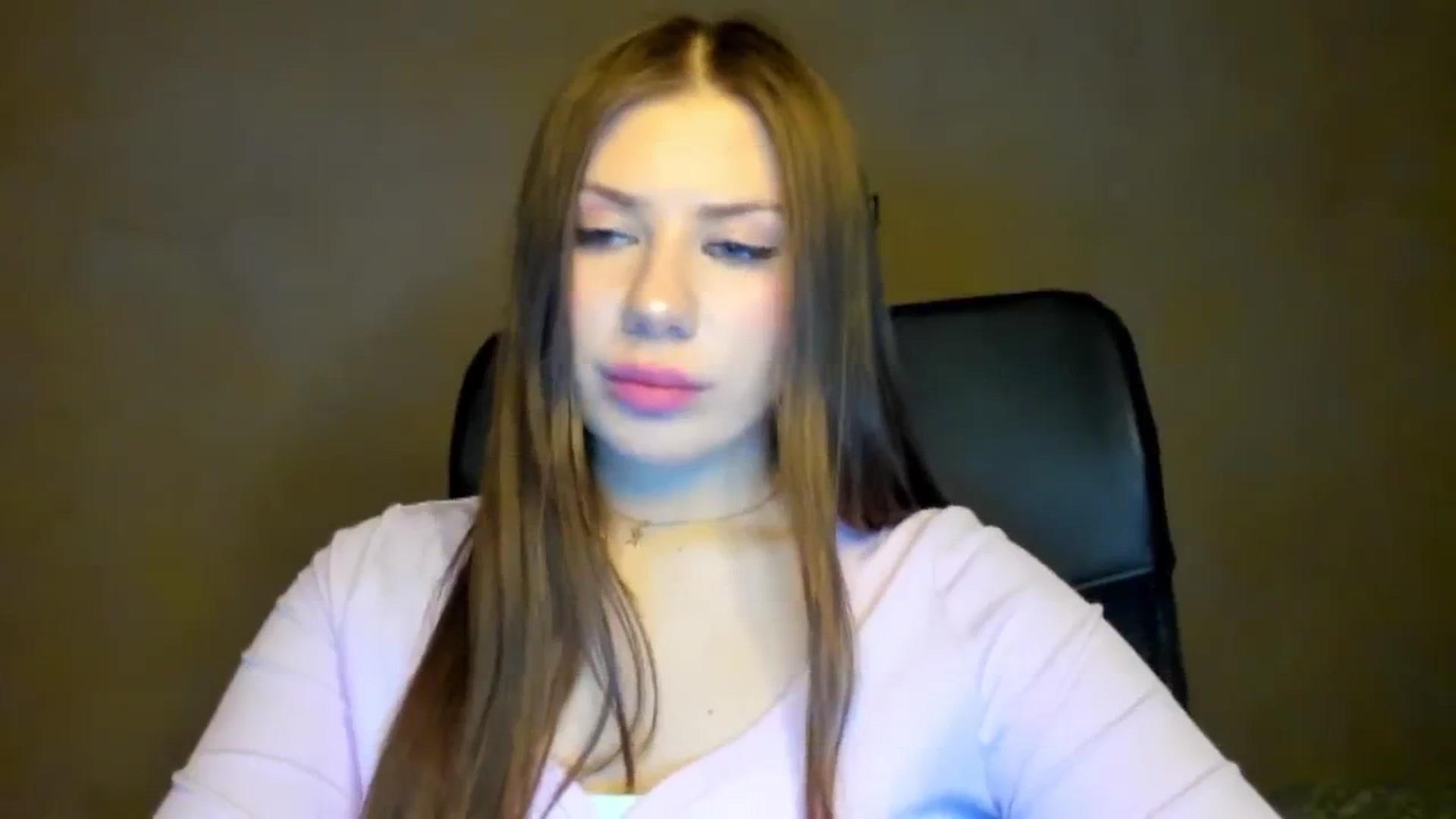 Gallery image thumbnail from FlyingDream's myfreecams stream on, 03/19/2026, 18:00 image 16 of 20