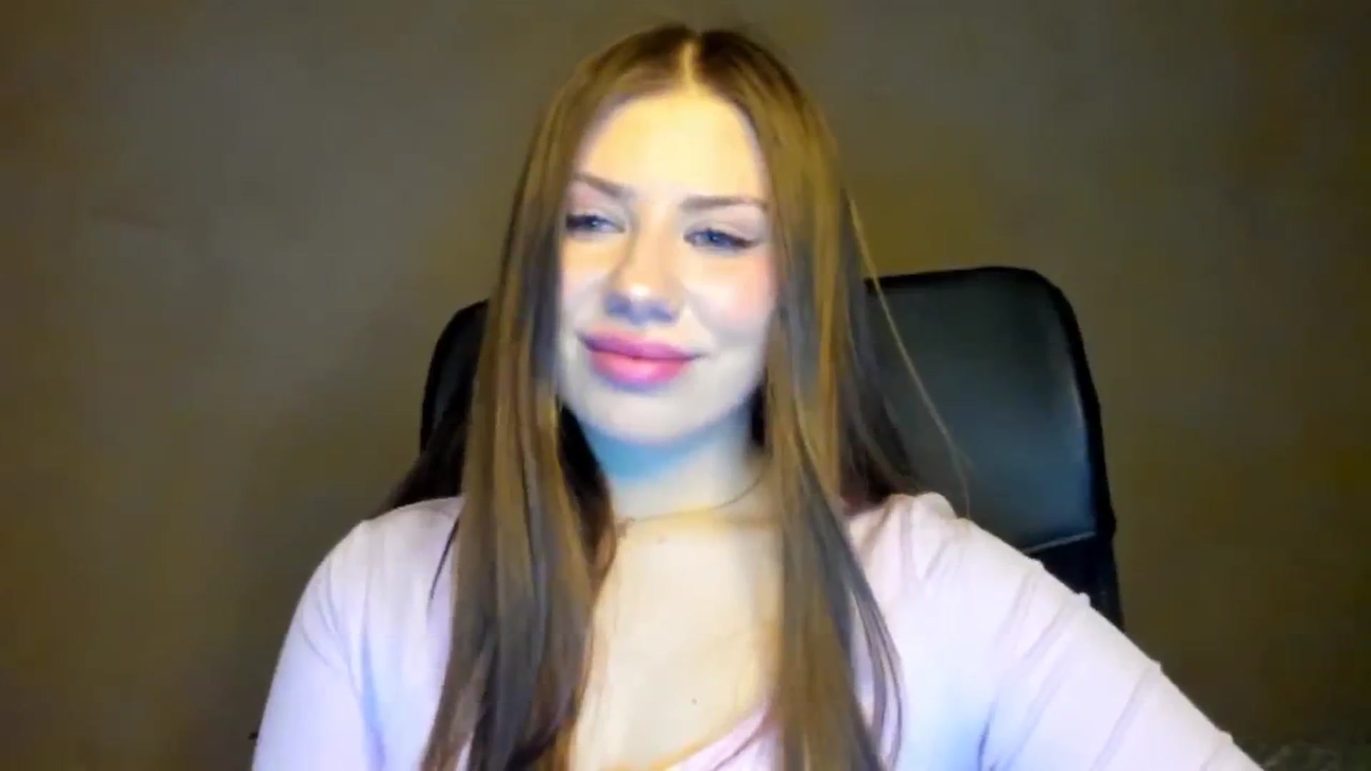 Gallery image thumbnail from FlyingDream's myfreecams stream on, 03/19/2026, 18:00 image 12 of 20