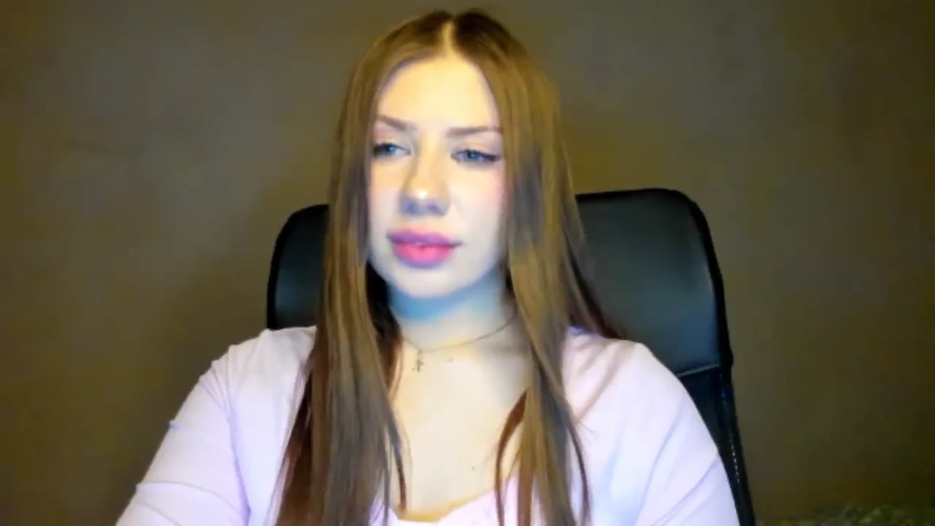 Gallery image thumbnail from FlyingDream's myfreecams stream on, 03/19/2026, 18:00 image 18 of 20